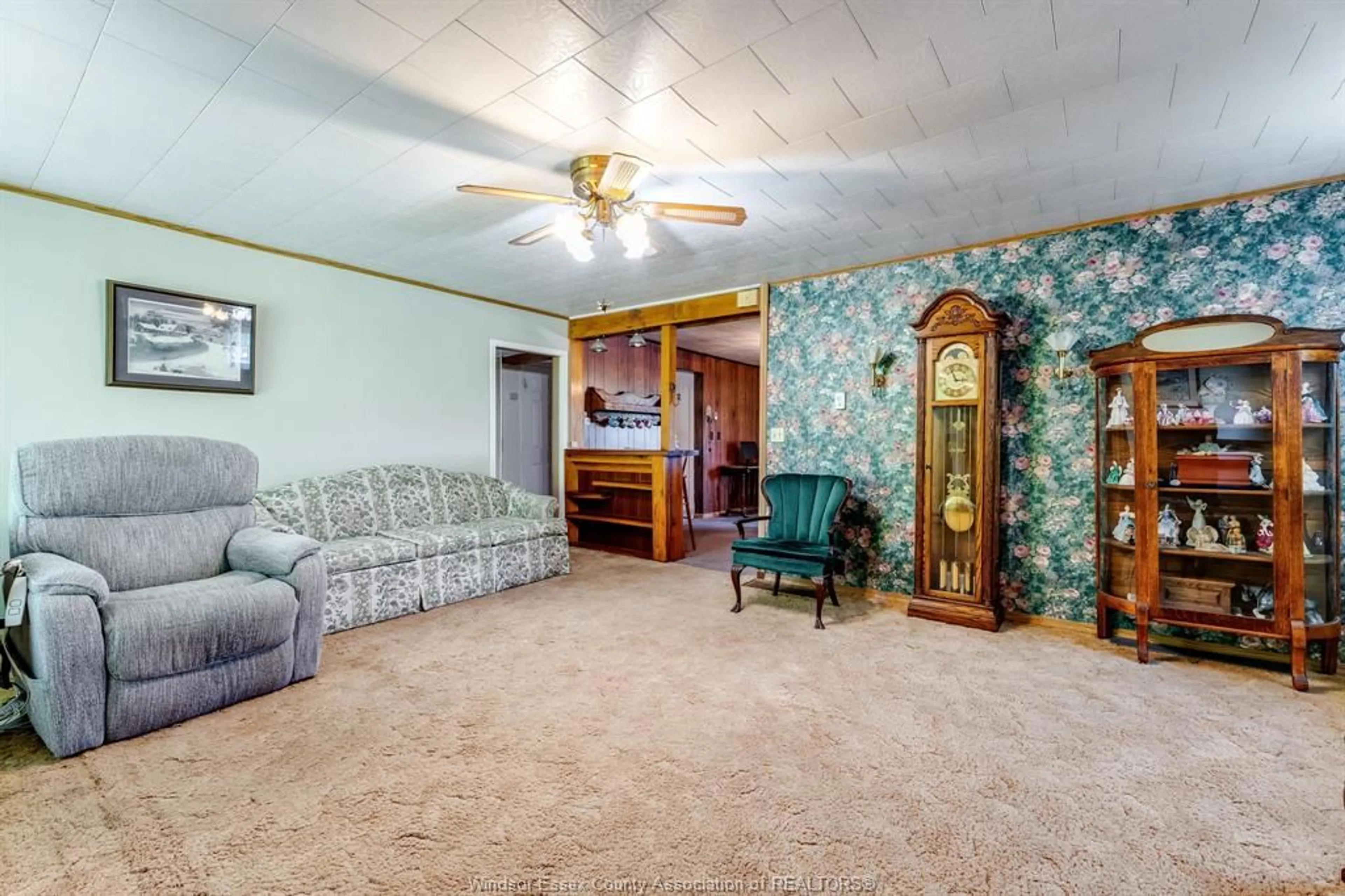 Living room with furniture, unknown for 11841 LAKESHORE RD 308, Lakeshore Ontario N0P 1J0