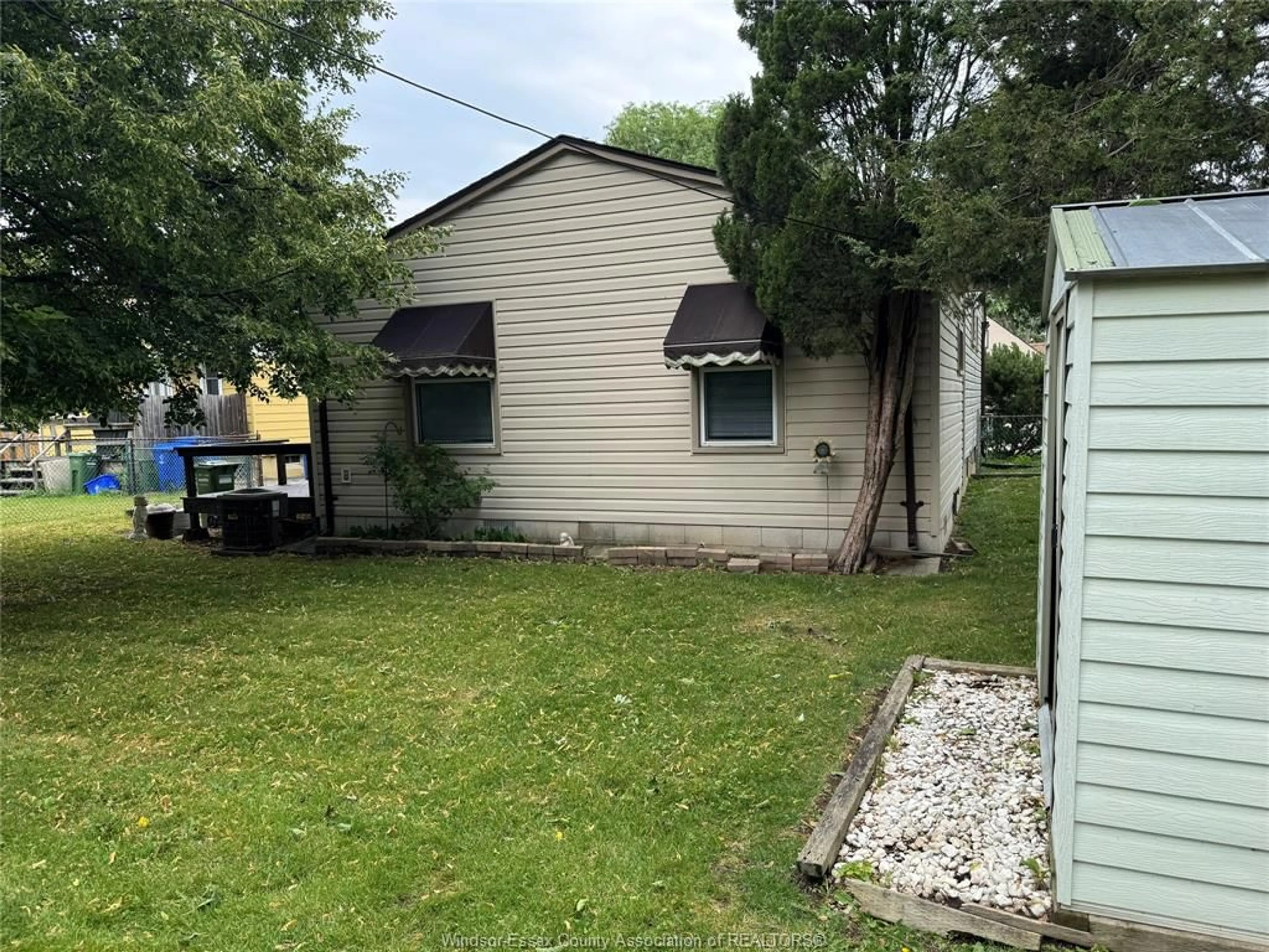 Unknown for 1937 FRANCOIS, Windsor Ontario N8W 4S9