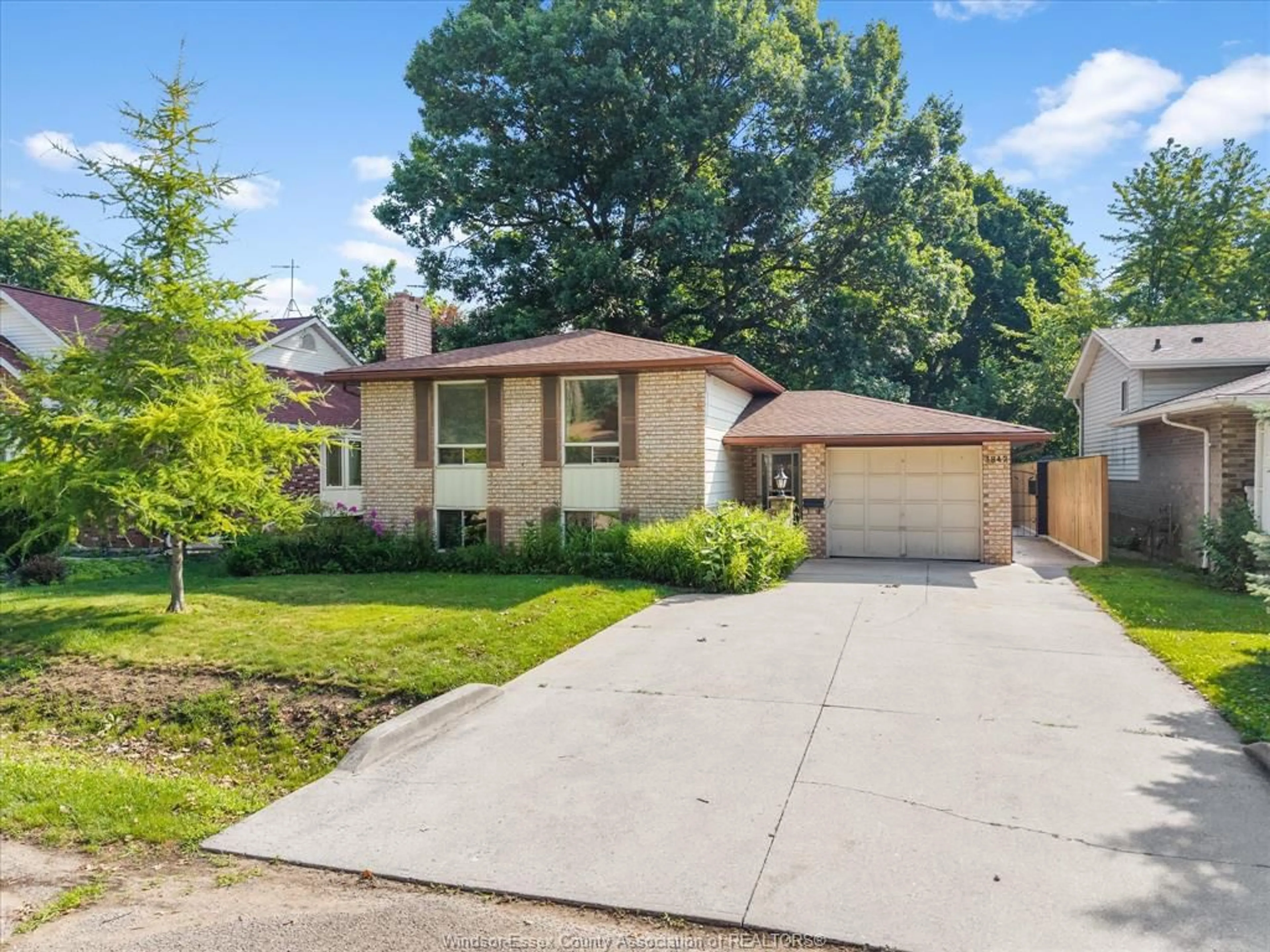 Home with brick exterior material, street for 3842 BLISS, Windsor Ontario N8W 4Z6