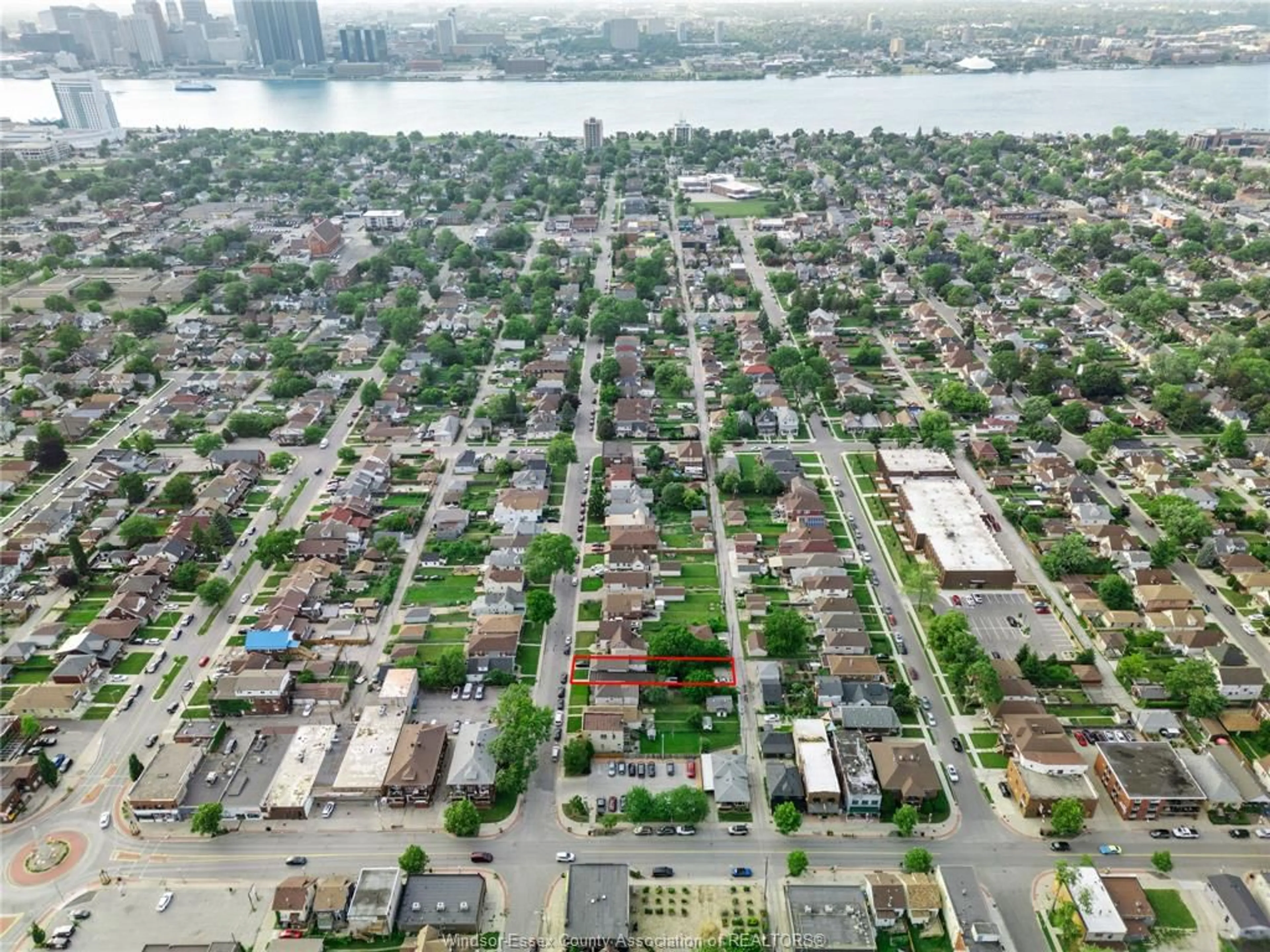 A pic from outside/outdoor area/front of a property/back of a property/a pic from drone, street for 972-976 LANGLOIS, Windsor Ontario N9A 2H3