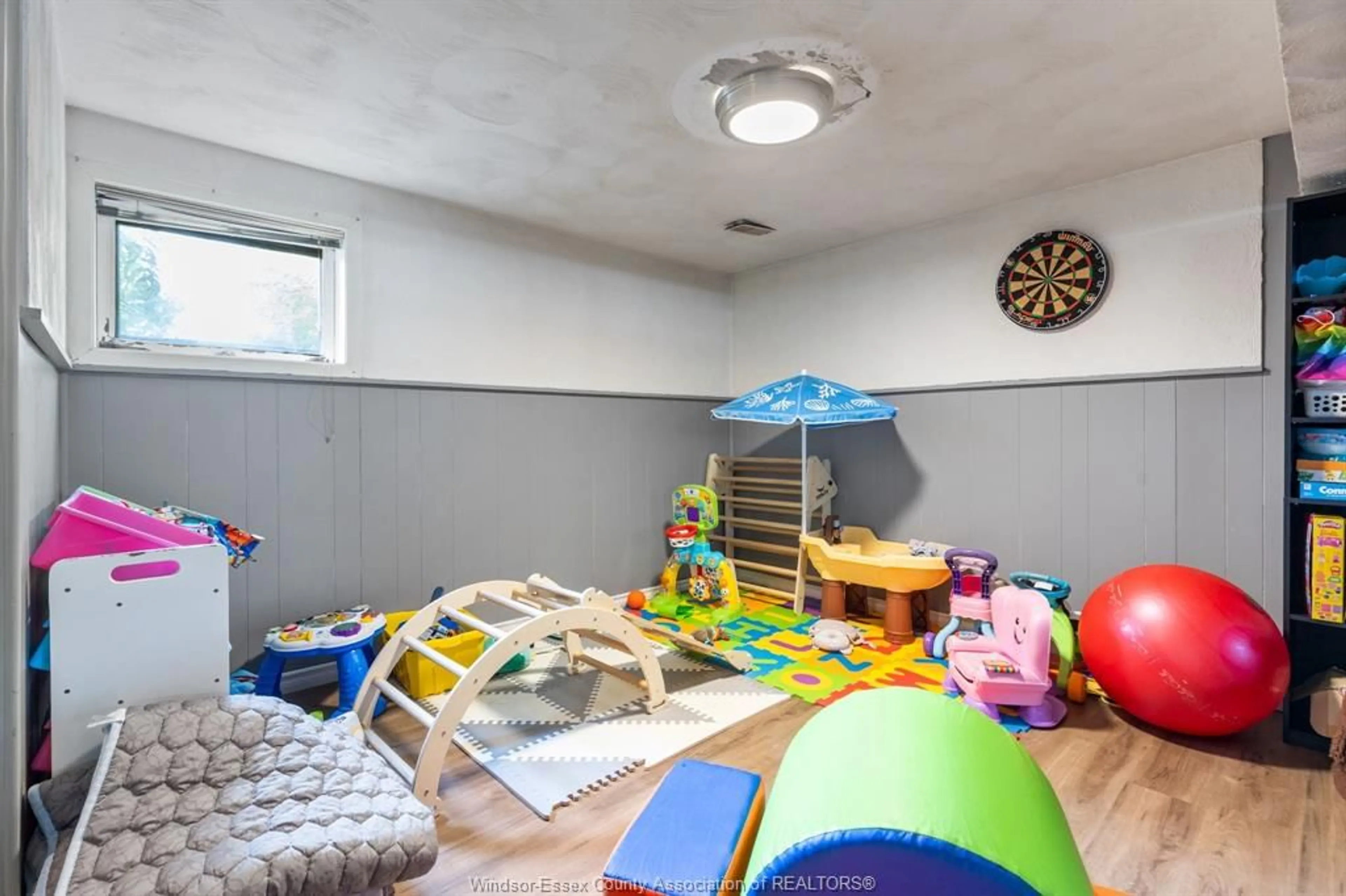 A pic of a room for 371 OAK St, Lakeshore Ontario N0R 1A0
