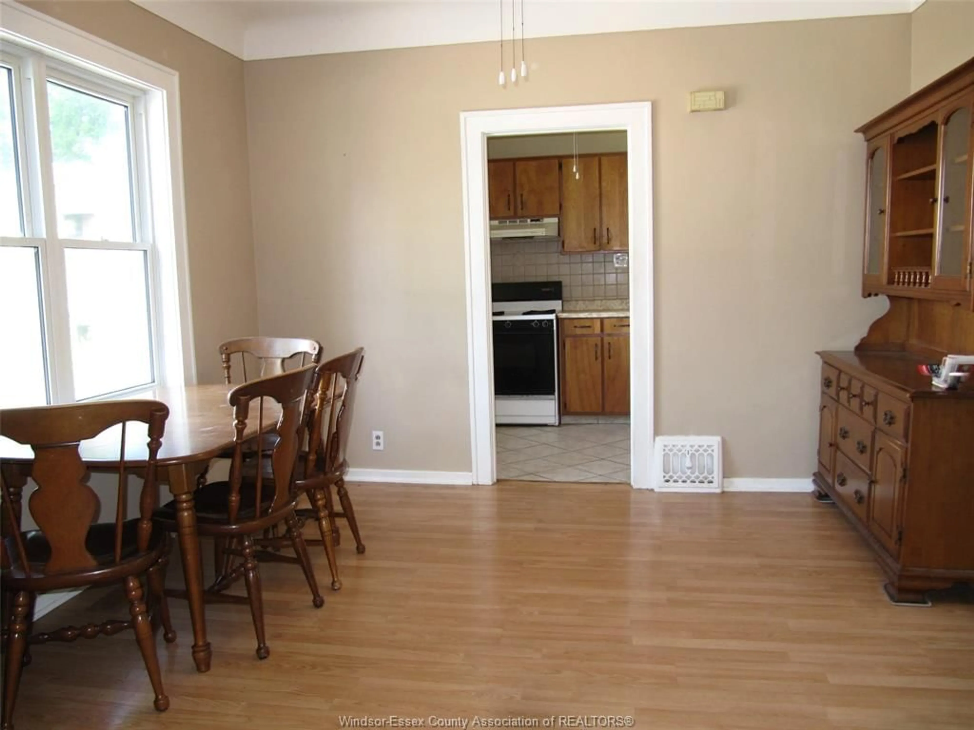 A pic of a room for 958 Edward, Windsor Ontario N8S 2Z8