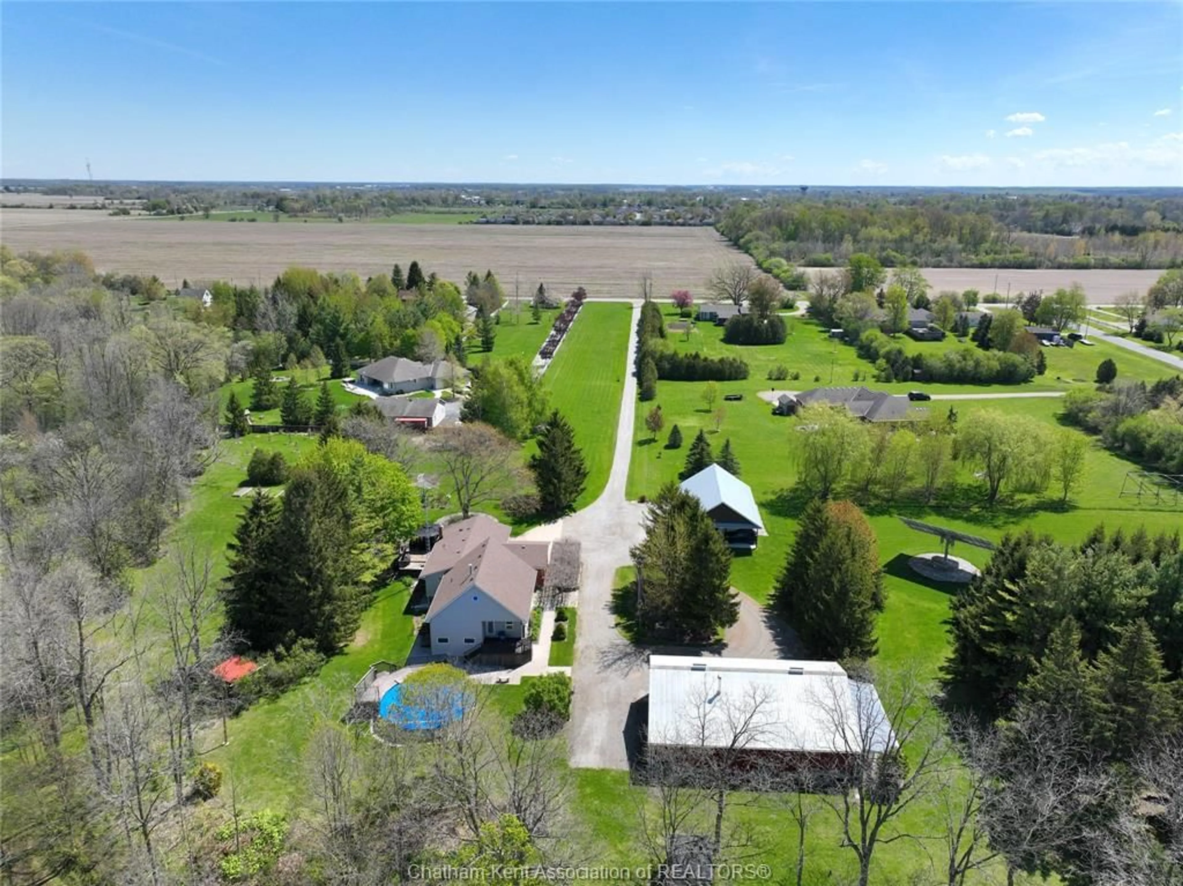 A pic from outside/outdoor area/front of a property/back of a property/a pic from drone, unknown for 4311 MARTHAVILLE Rd, Petrolia Ontario N0N 1R0