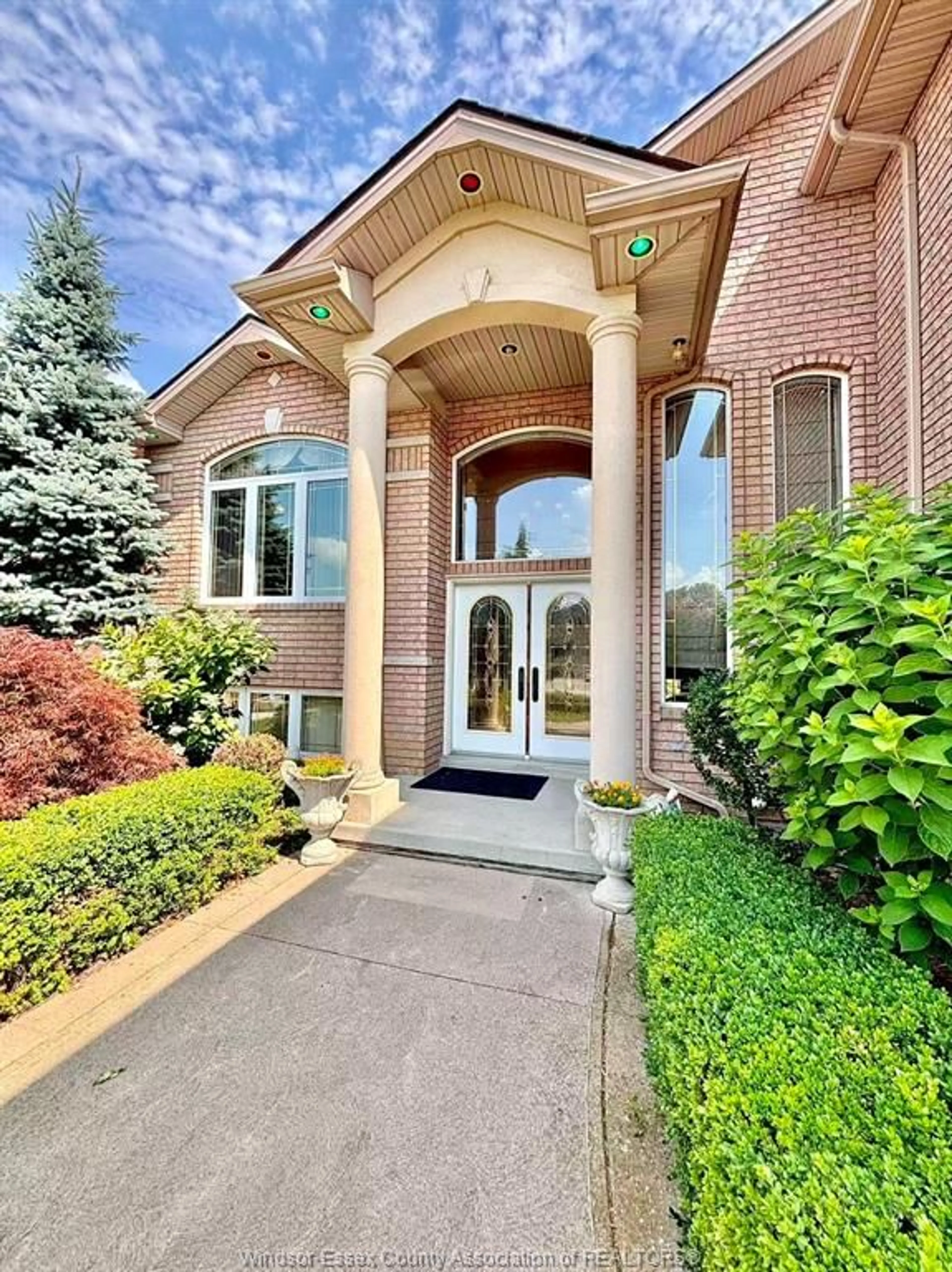Home with brick exterior material, street for 1152 JILLIAN Crt, Lakeshore Ontario N8L 0W8