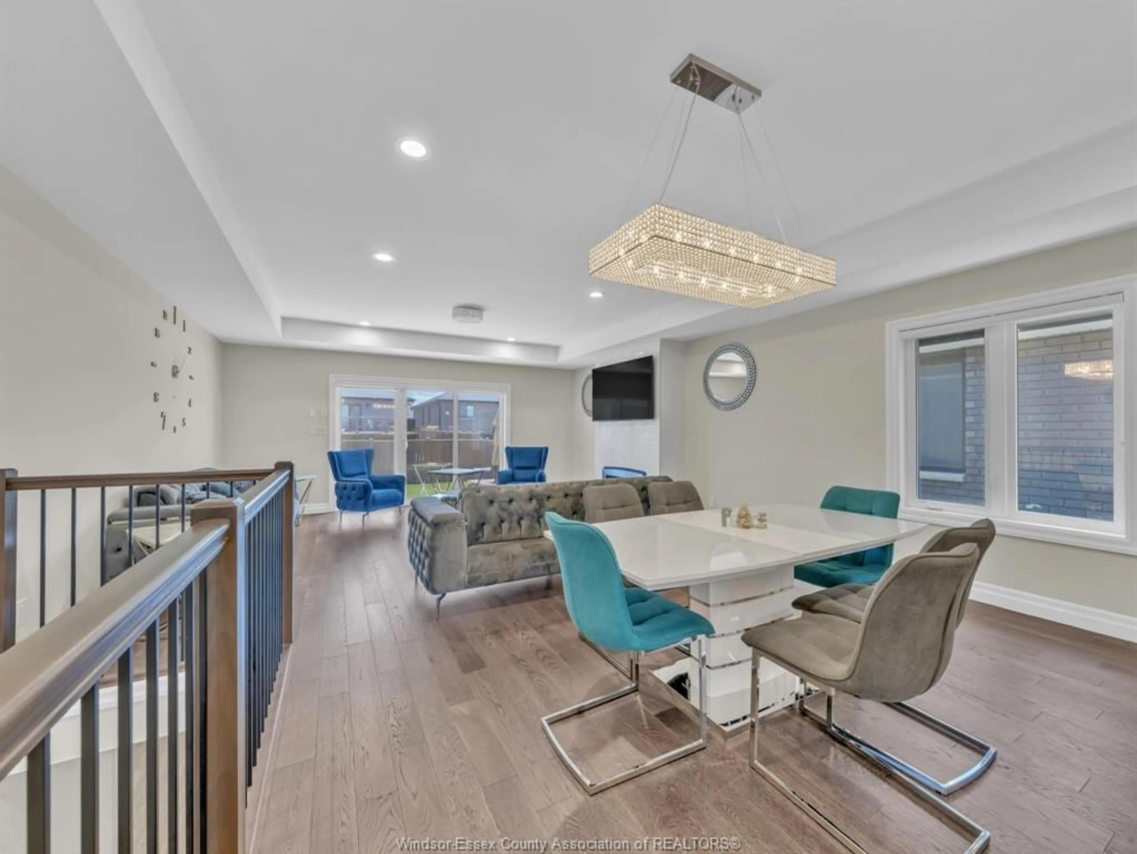 Living room with furniture, unknown for 157 TOWNSVIEW, Essex Ontario N8M 0A4