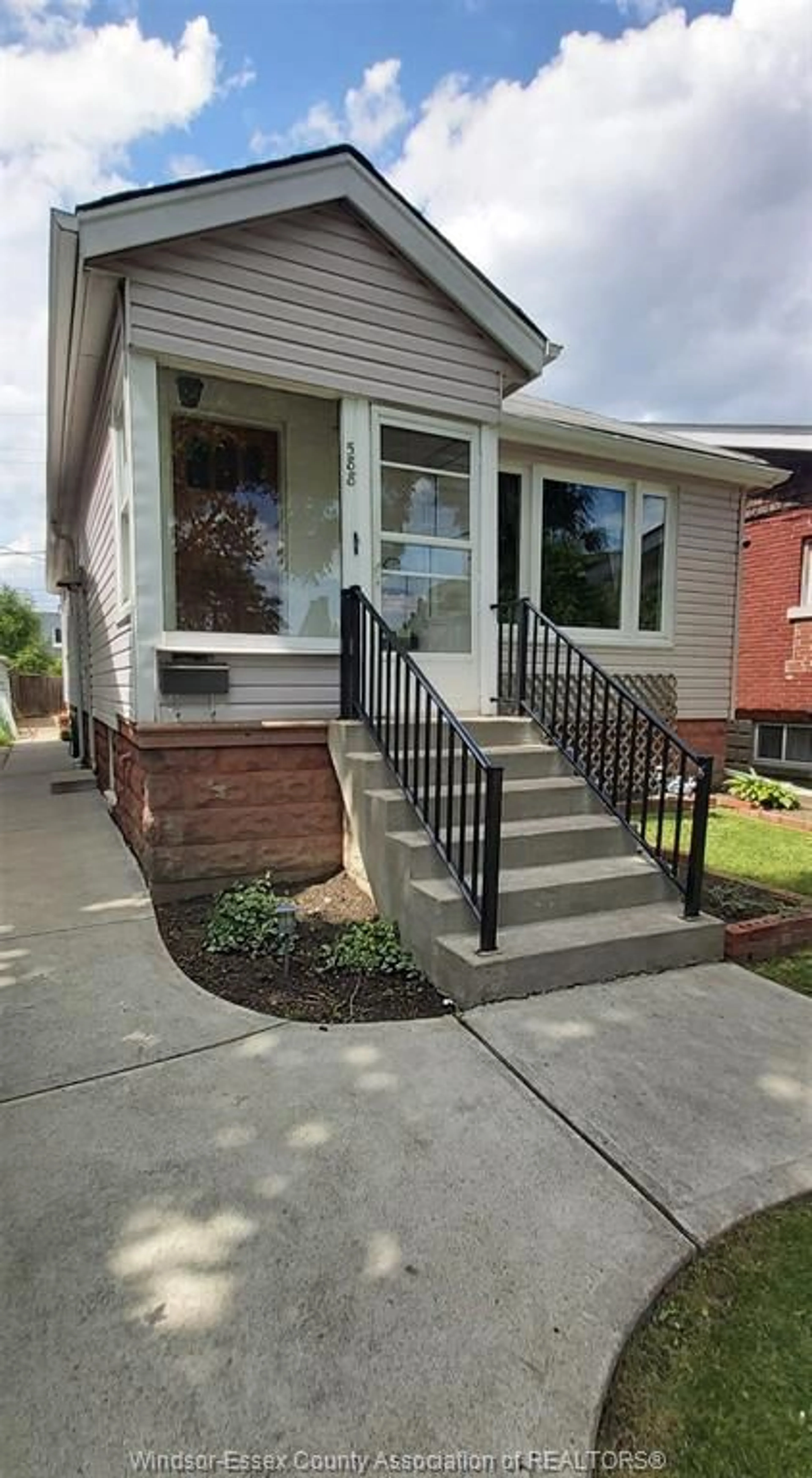 Stairs for 588 IRVINE Ave, Windsor Ontario N8X 2T2