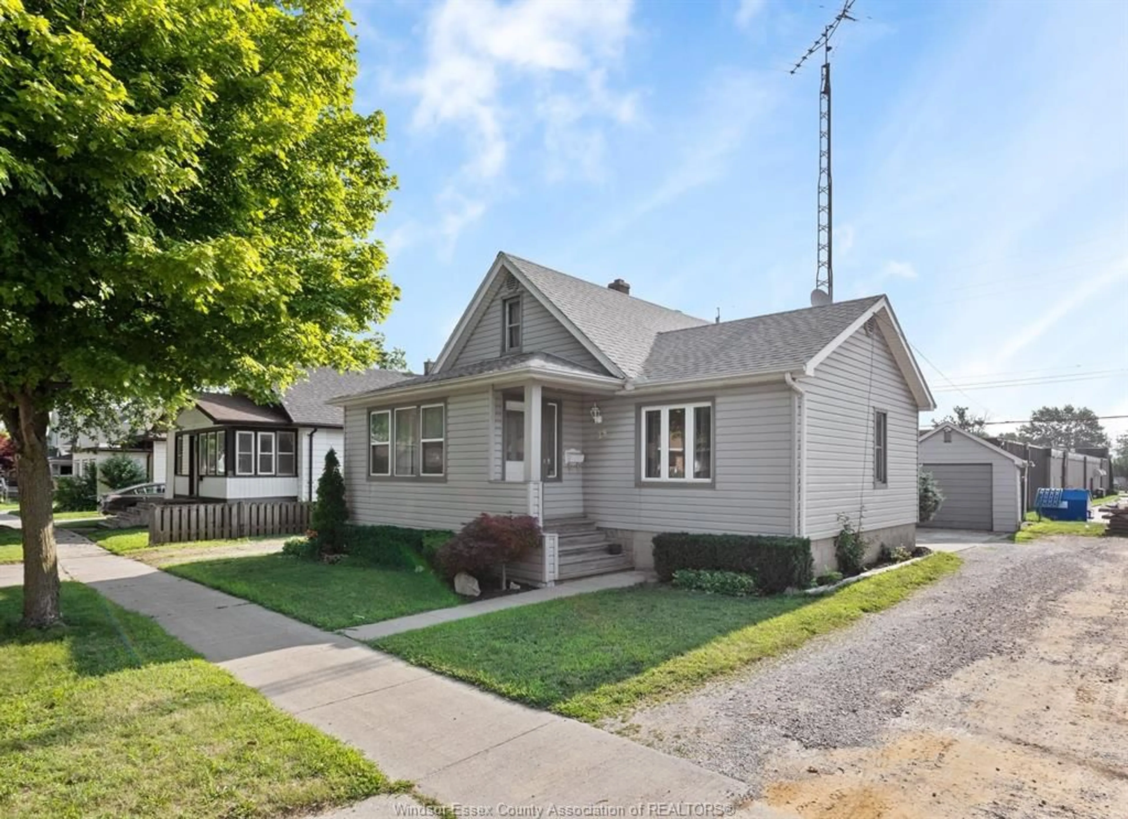 Unknown for 28 WHITE St, Leamington Ontario N8H 2Z9