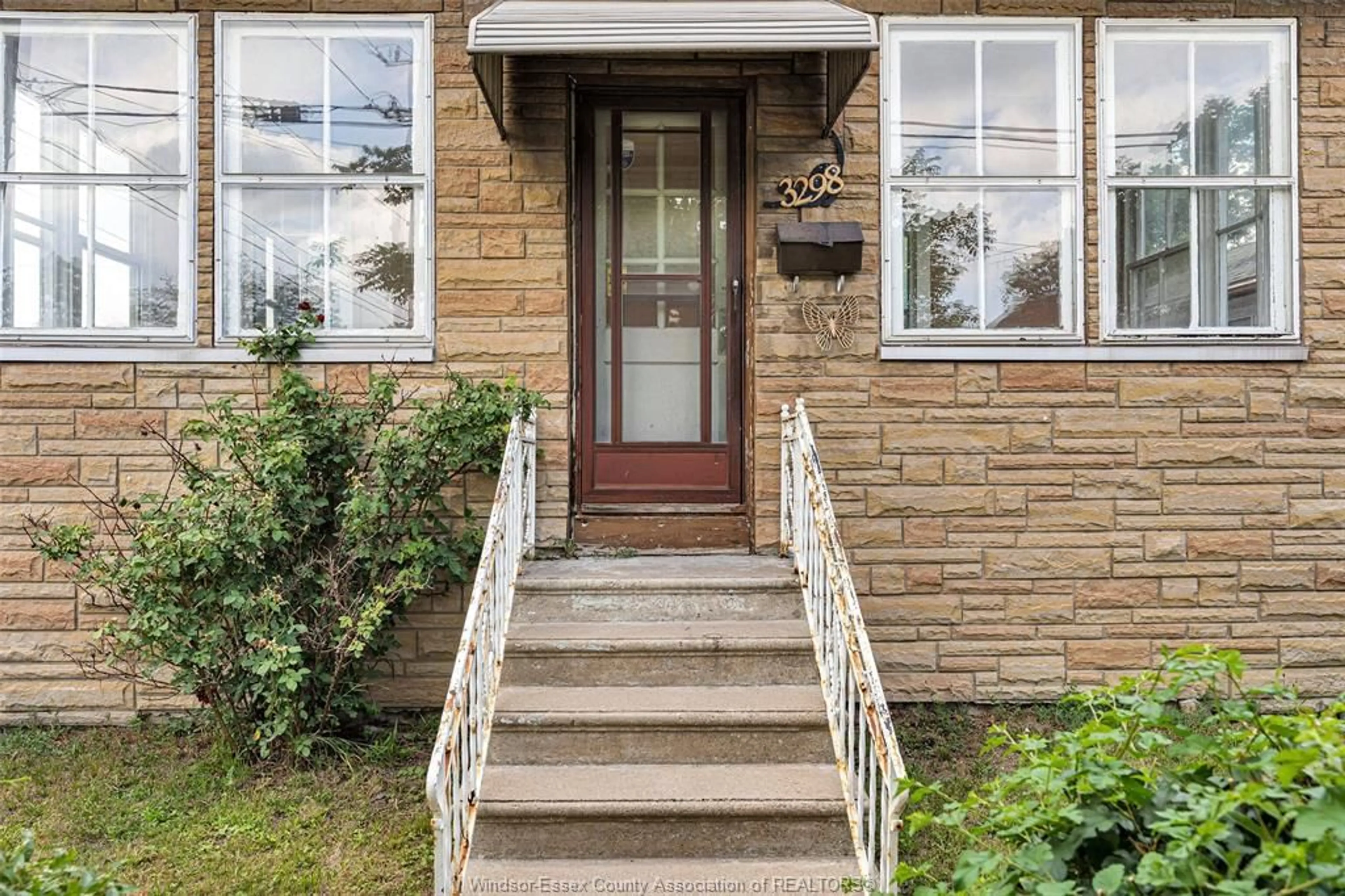 Home with brick exterior material, street for 3298 COLLEGE, Windsor Ontario N9C 1S6