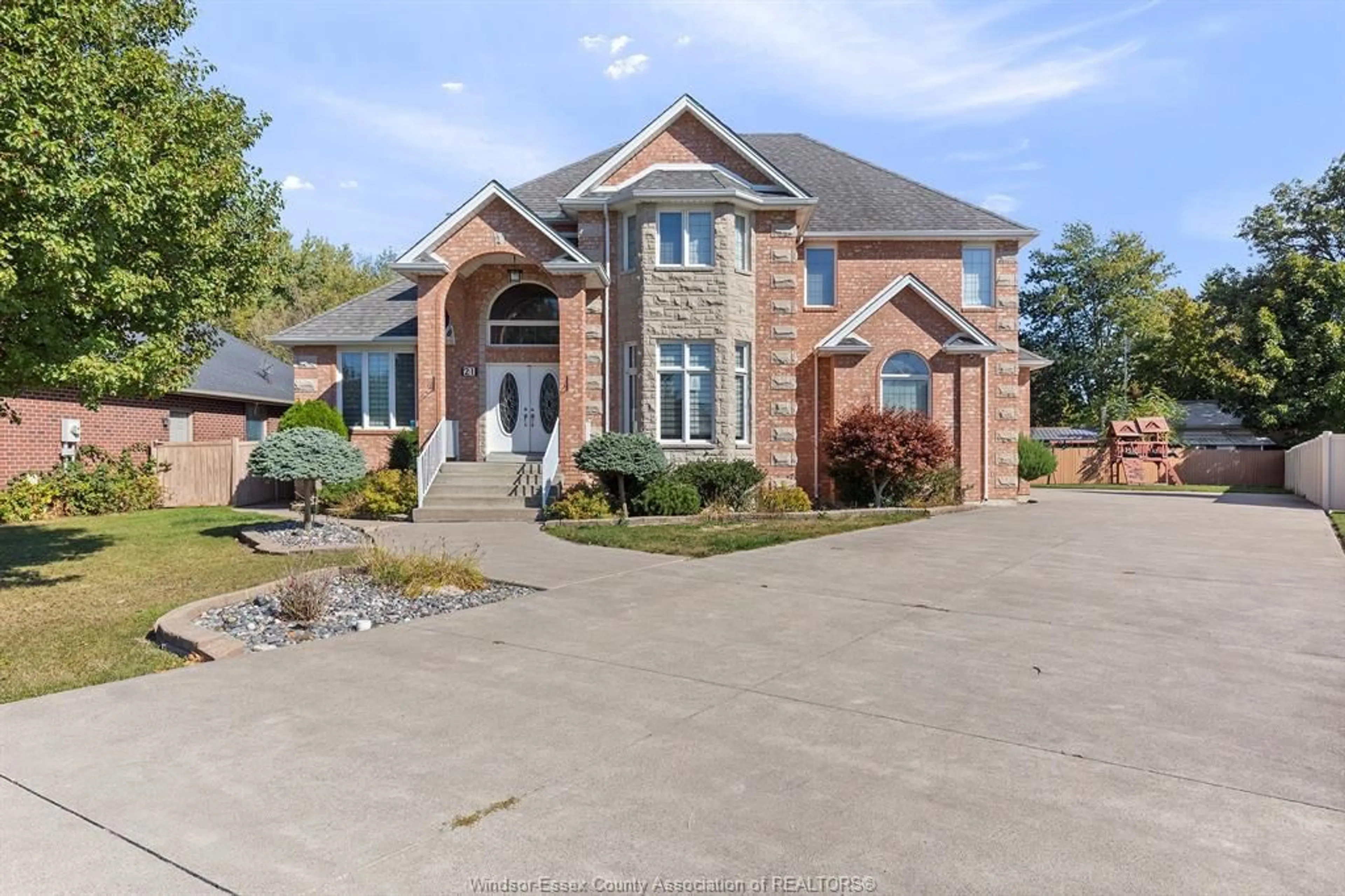 Home with brick exterior material, street for 21 LAURENTIA Dr, Tilbury Ontario N0P 2L0