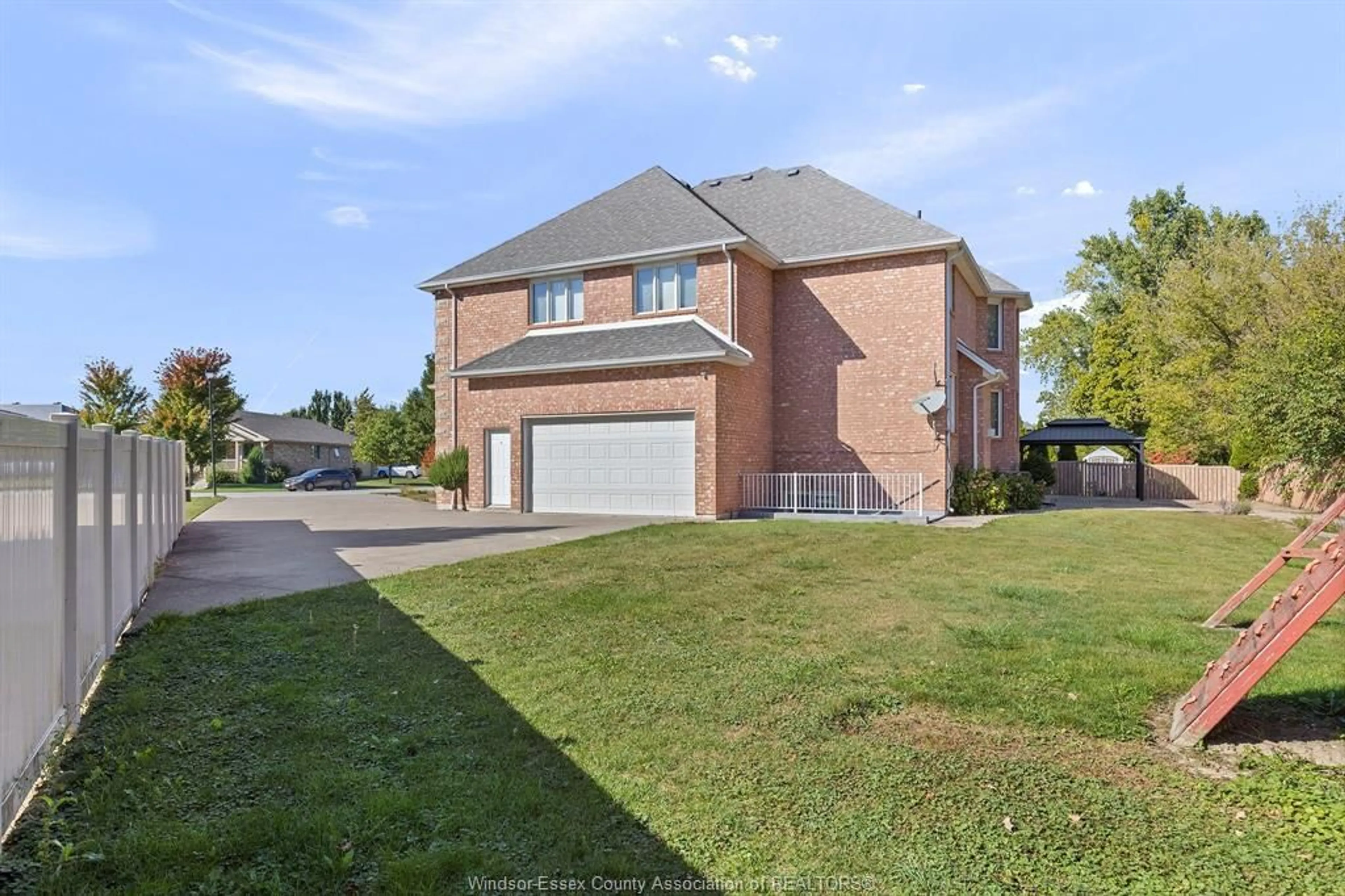 Home with brick exterior material, street for 21 LAURENTIA Dr, Tilbury Ontario N0P 2L0