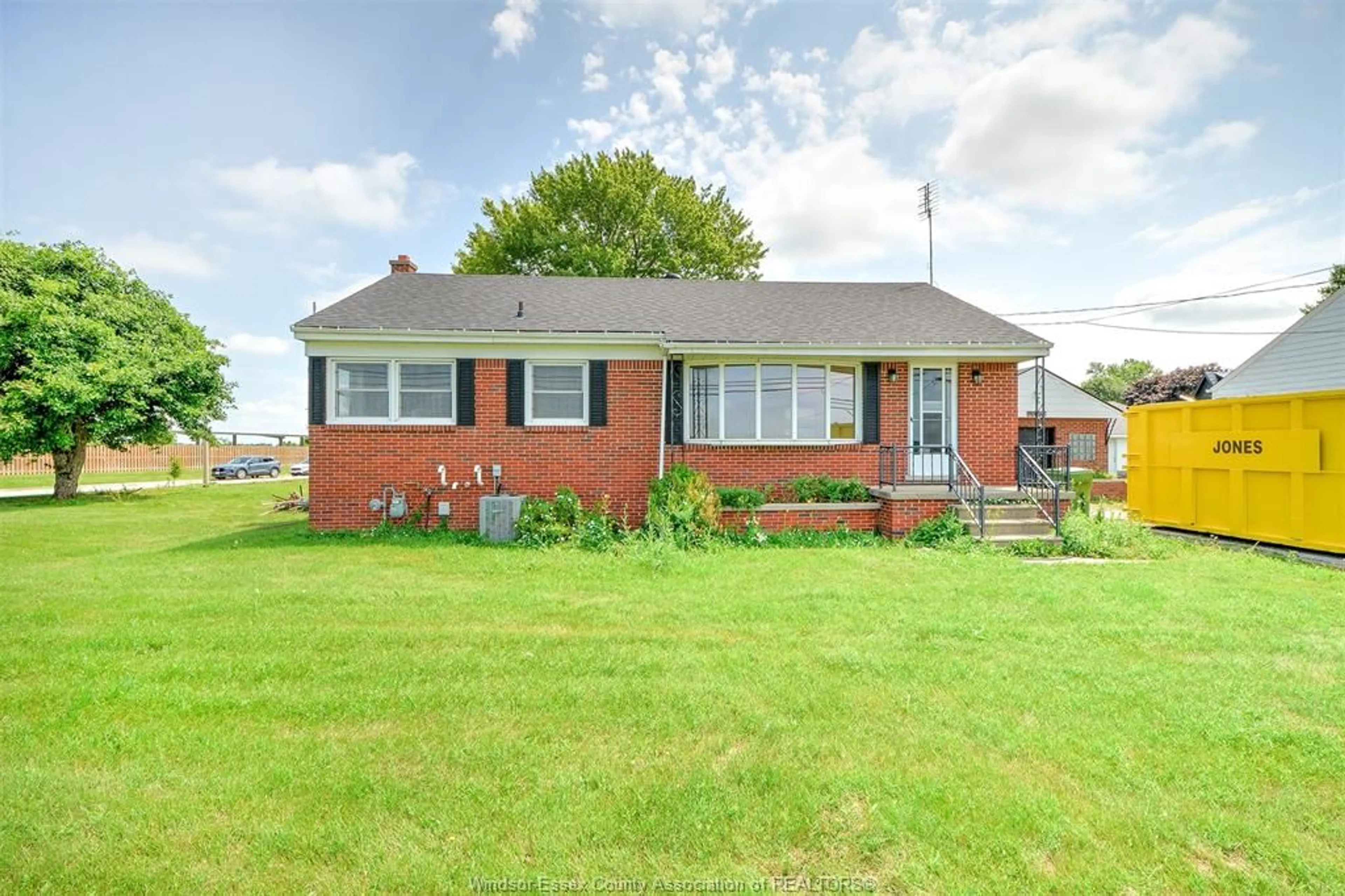 Home with brick exterior material, unknown for 209 SANDWICH St, Amherstburg Ontario N9V 2V4