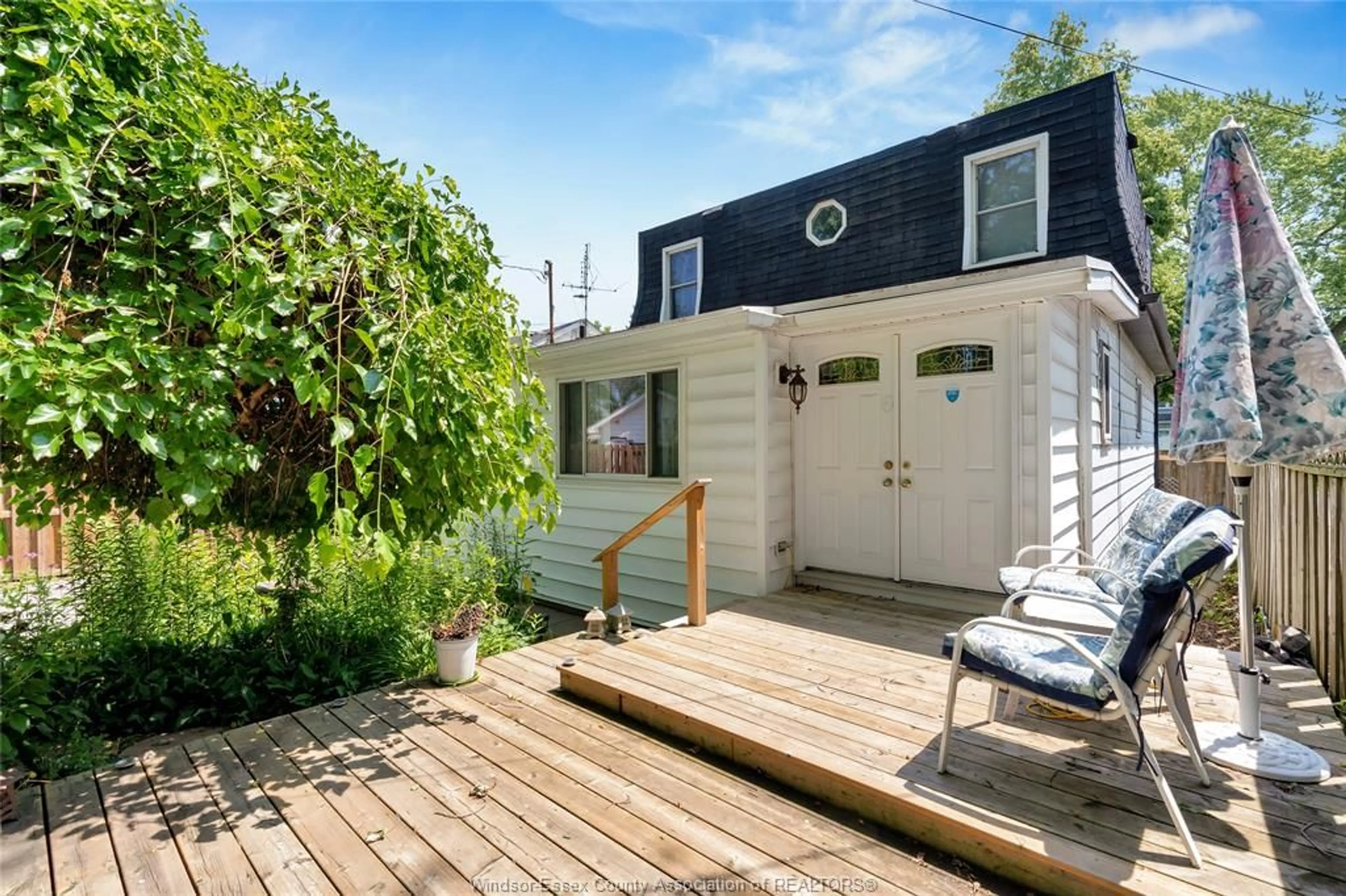 Unknown for 3612 Girardot, Windsor Ontario N9C 1W5