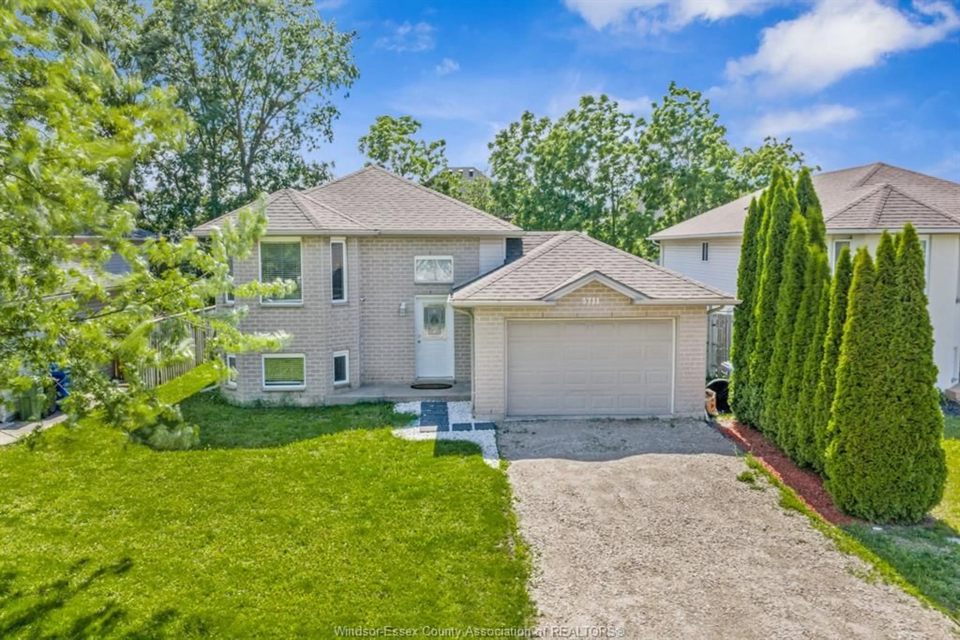 A pic from outside/outdoor area/front of a property/back of a property/a pic from drone, street for 3711 MAGUIRE, Windsor Ontario N9E 4V3