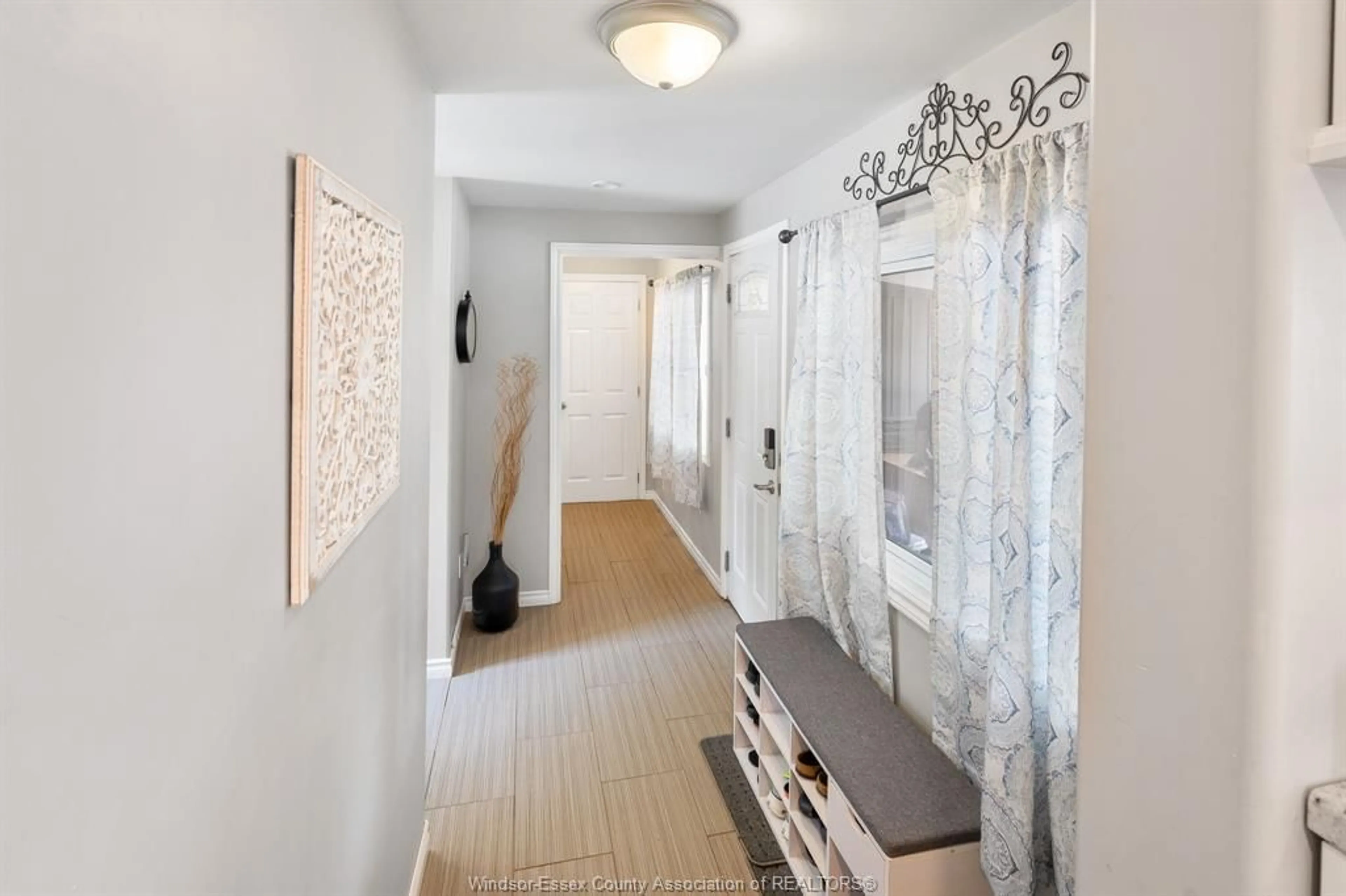 Indoor entryway for 439 St. Peter St, Belle River Ontario N0R 1A0