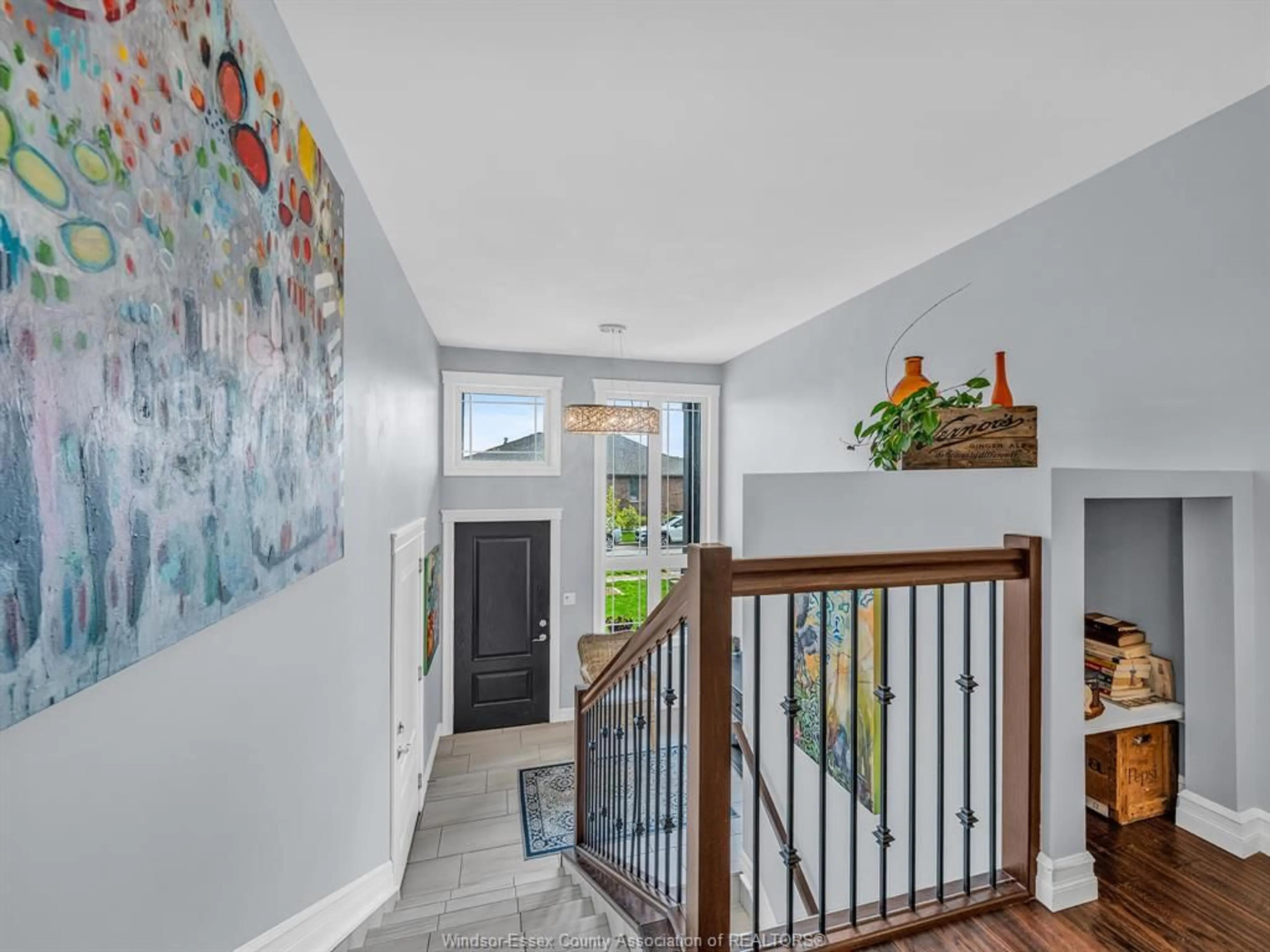 Indoor entryway for 11944 THISTLEDOWN, Windsor Ontario N8P 0B7