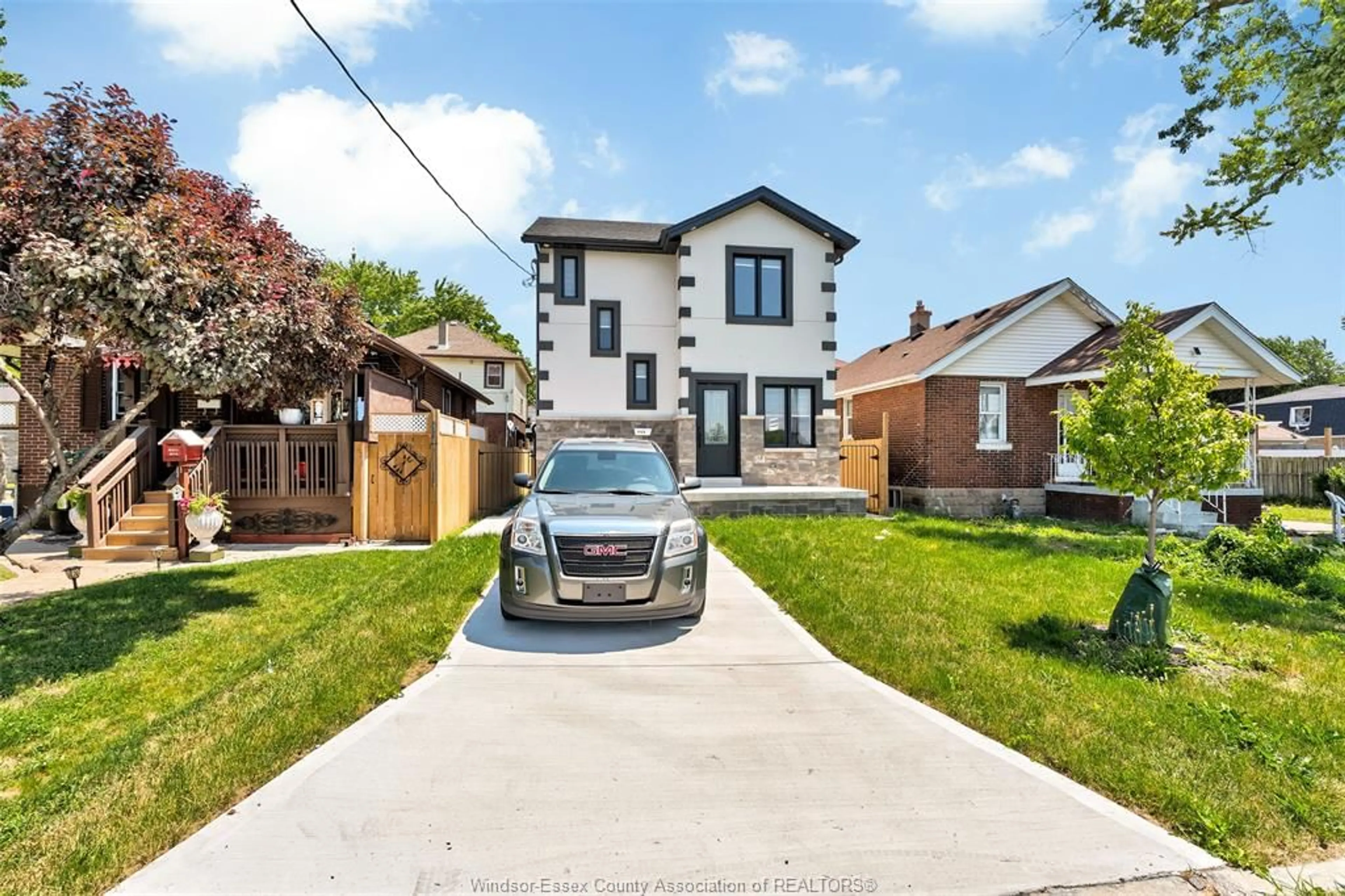 Home with brick exterior material, street for 1156 WELLINGTON, Windsor Ontario N9A 5K1