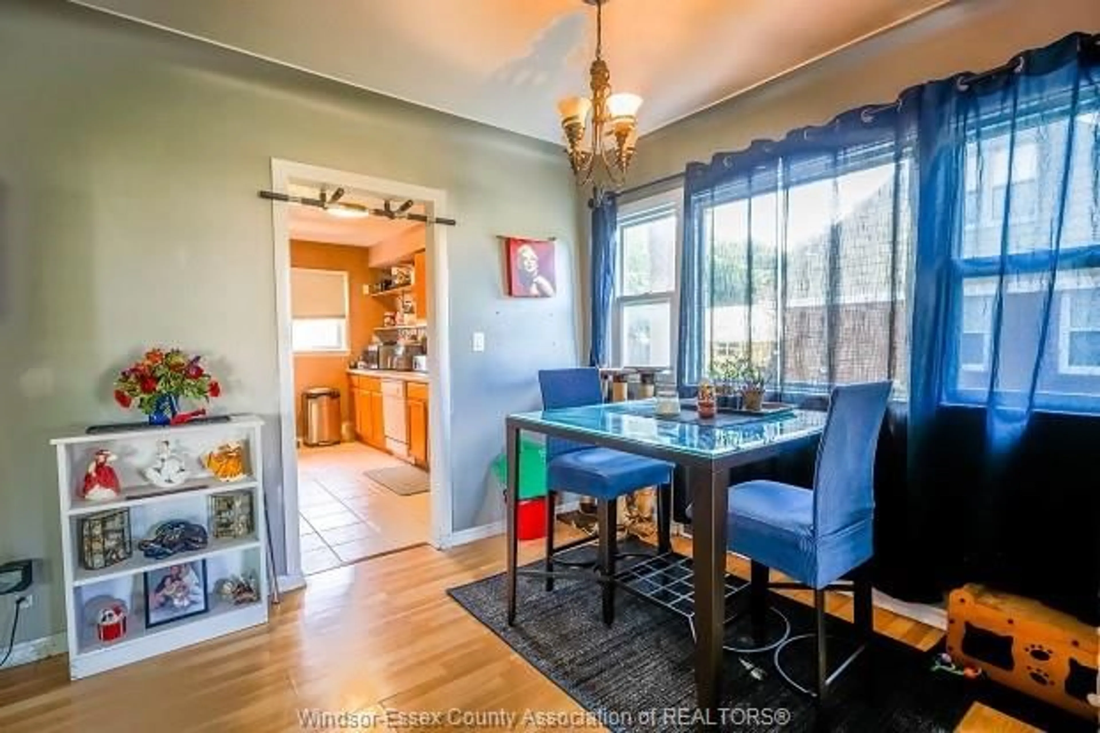 Dining room, wood/laminate floor for 3124 BRUCE Ave, Windsor Ontario N9E 1W5