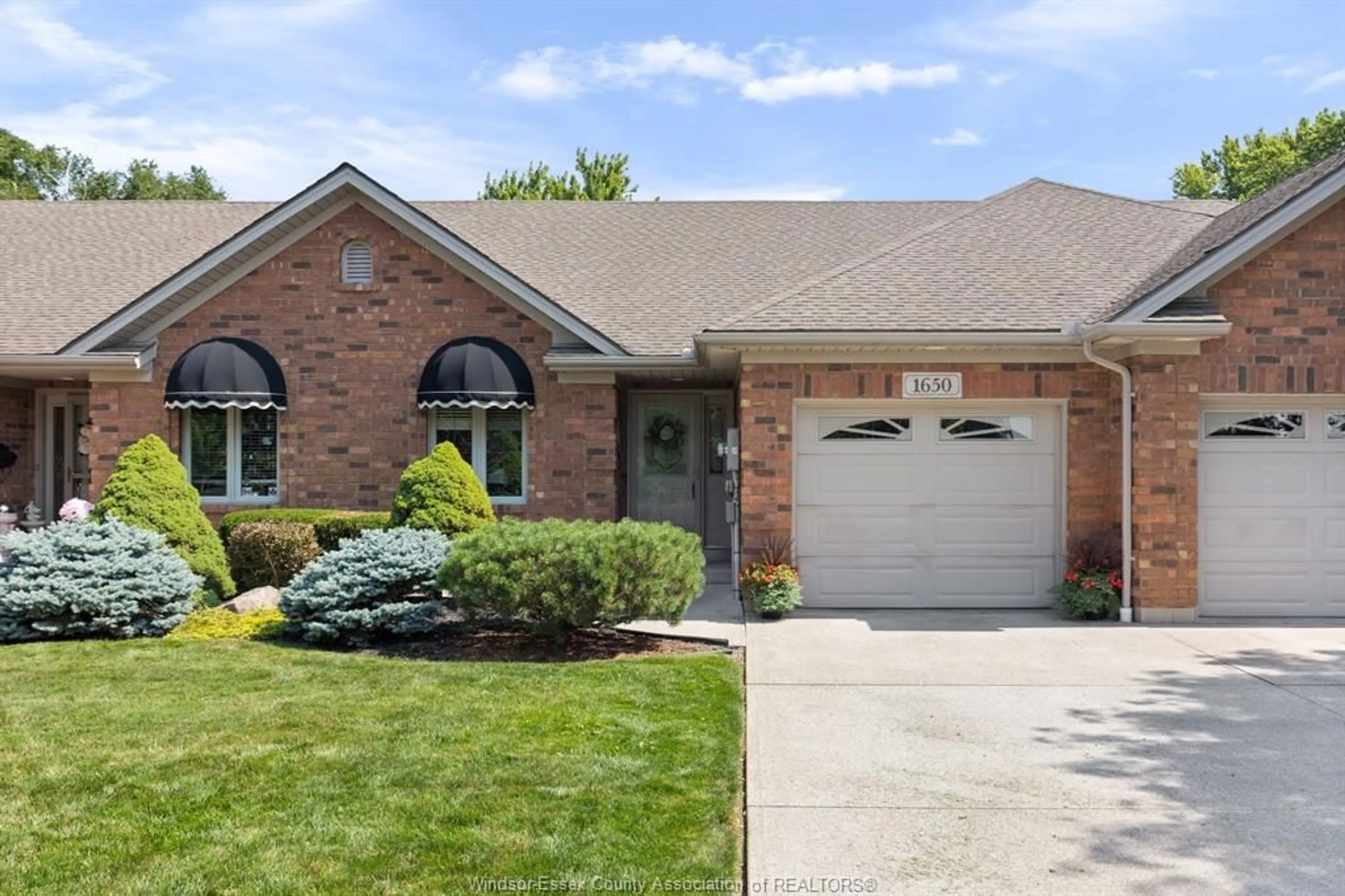 Home with brick exterior material, street for 1650 NAPLES Cres, LaSalle Ontario N9J 3Y9