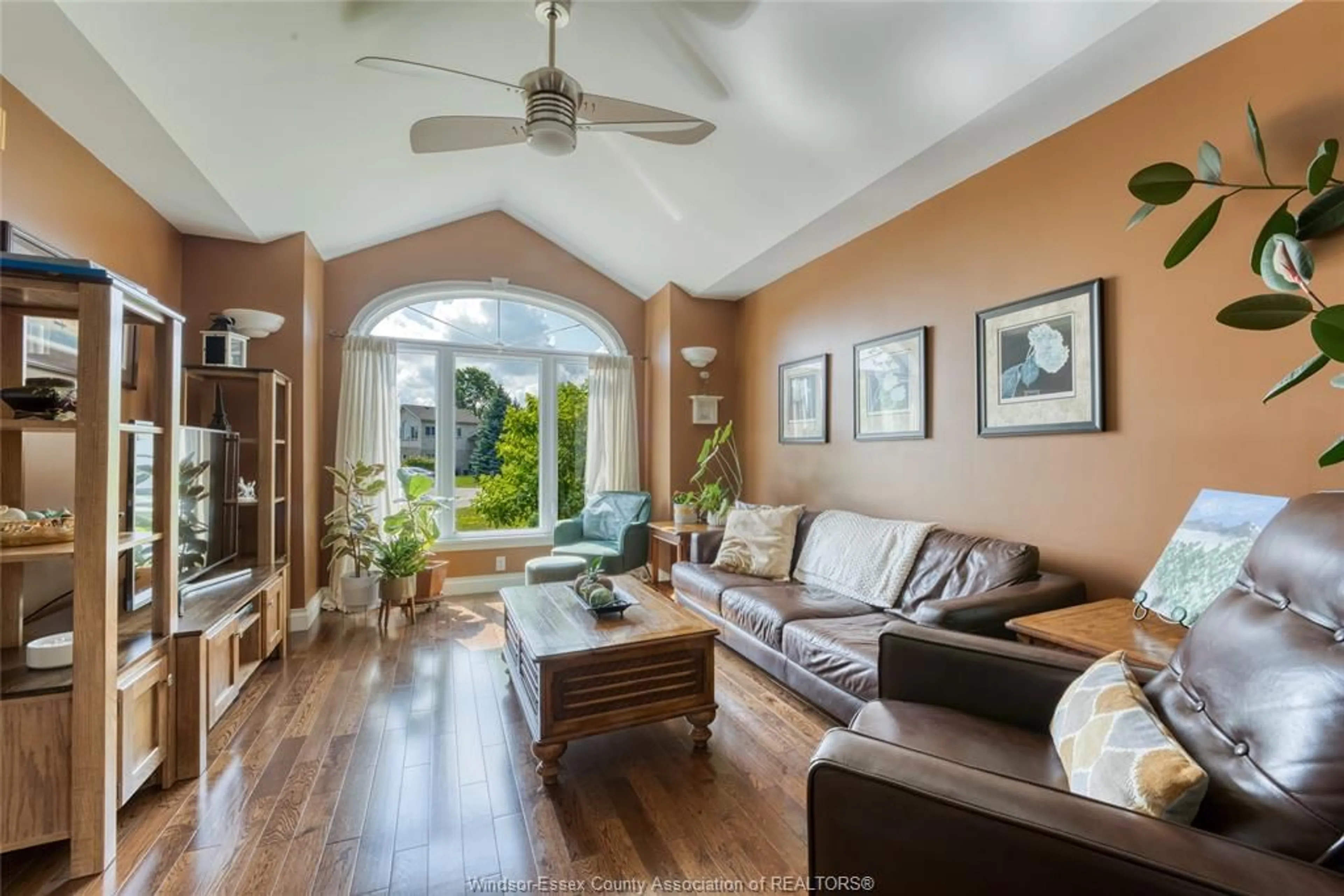 Living room with furniture, unknown for 113 BEACH Crt, Stoney Point Ontario N0R 1N0
