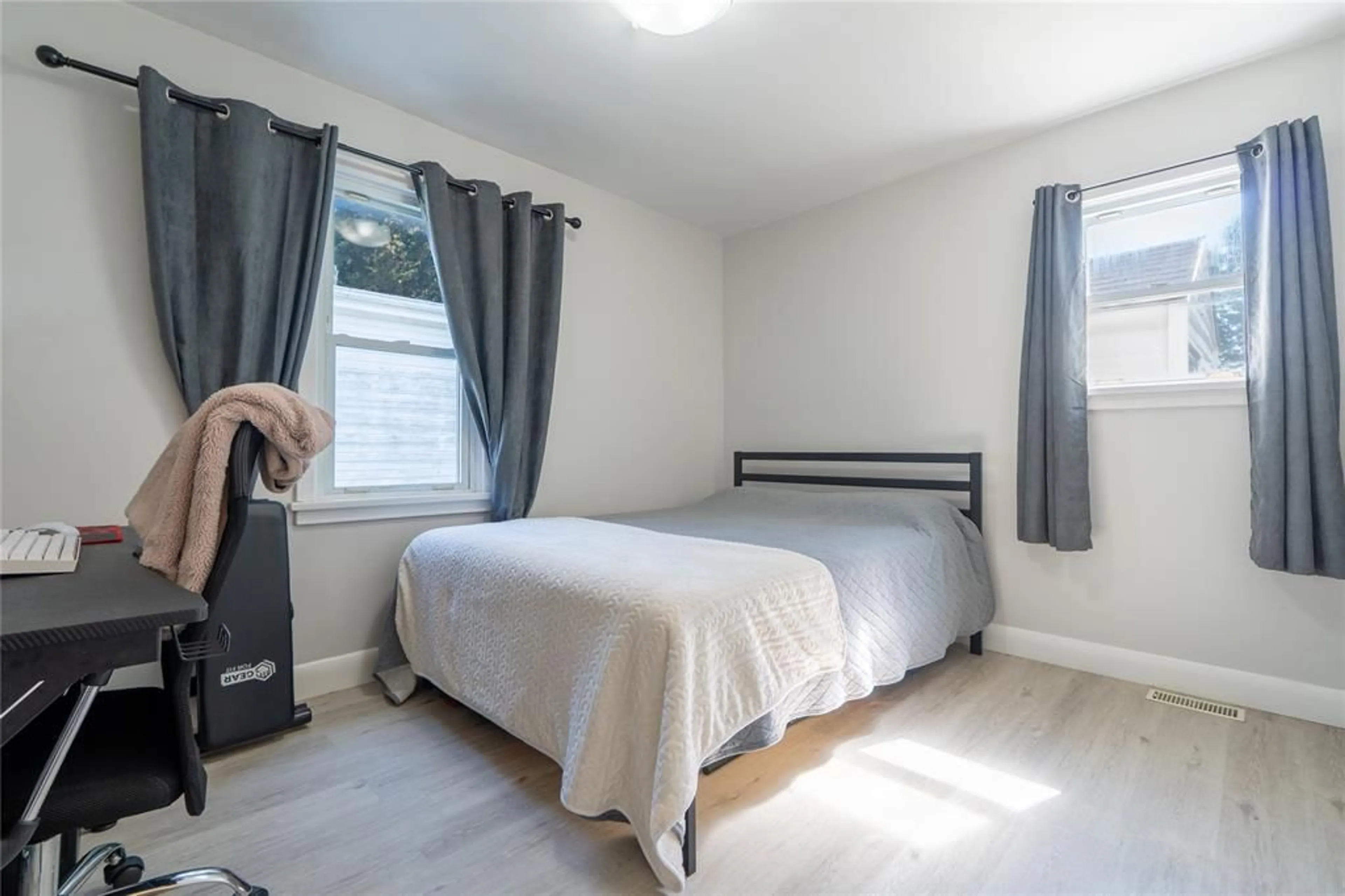 A pic of a room for 5 Bank St, Tupperville Ontario N0P 2H0