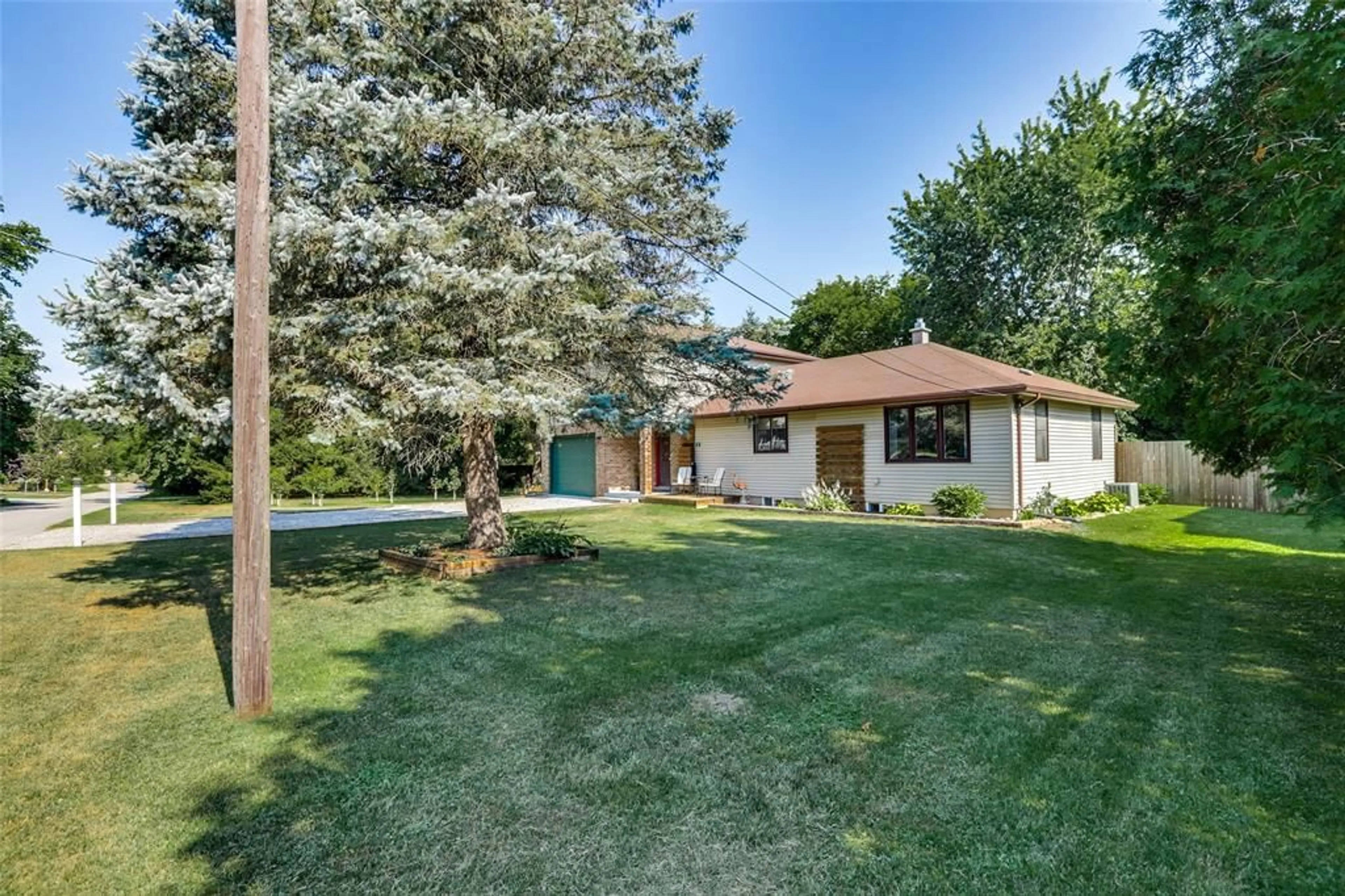 A pic from outside/outdoor area/front of a property/back of a property/a pic from drone, street for 9 WELLIGTON St, Lambton Shores Ontario N0M 1B0