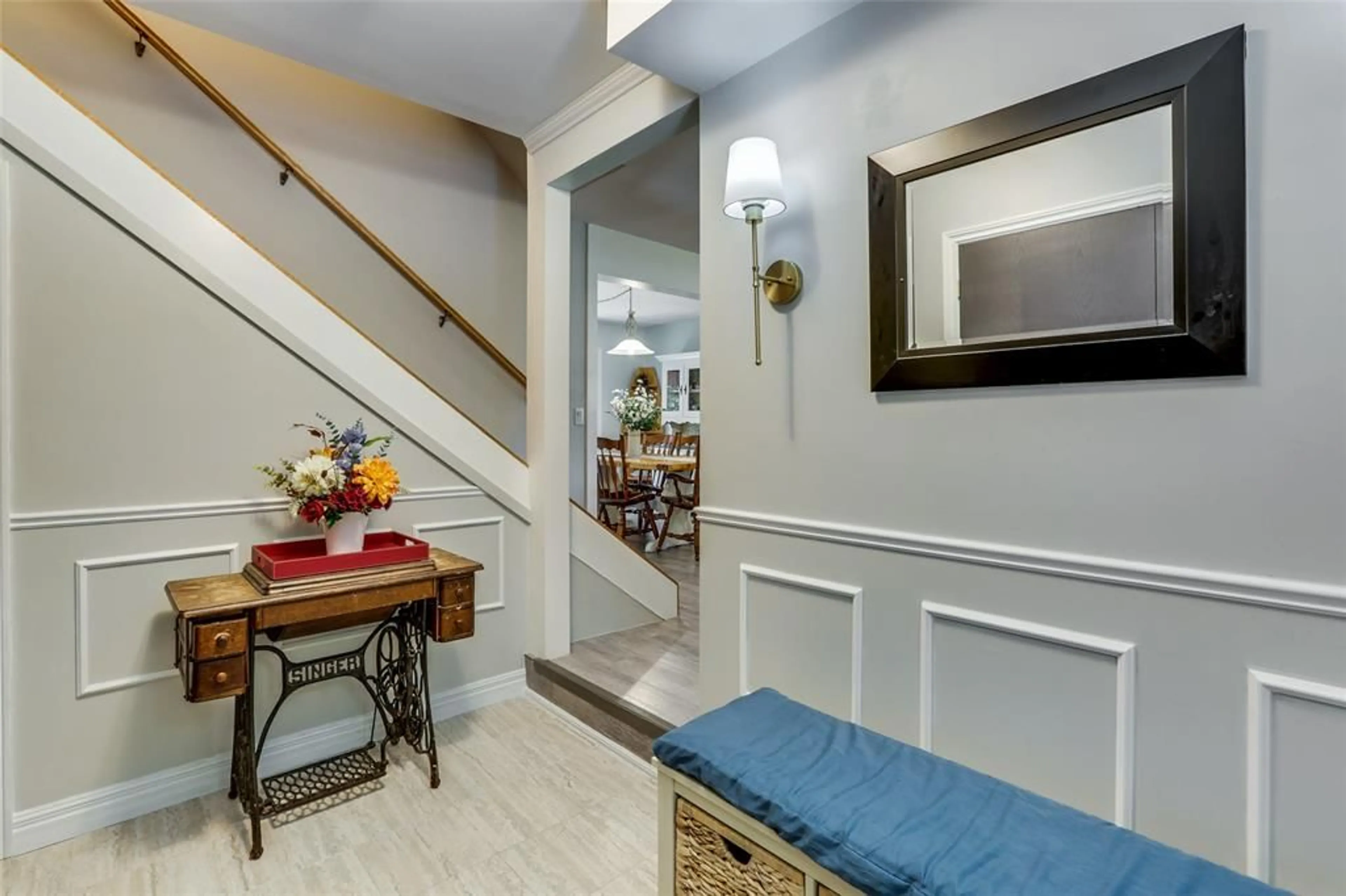 Indoor entryway for 9 WELLIGTON St, Lambton Shores Ontario N0M 1B0