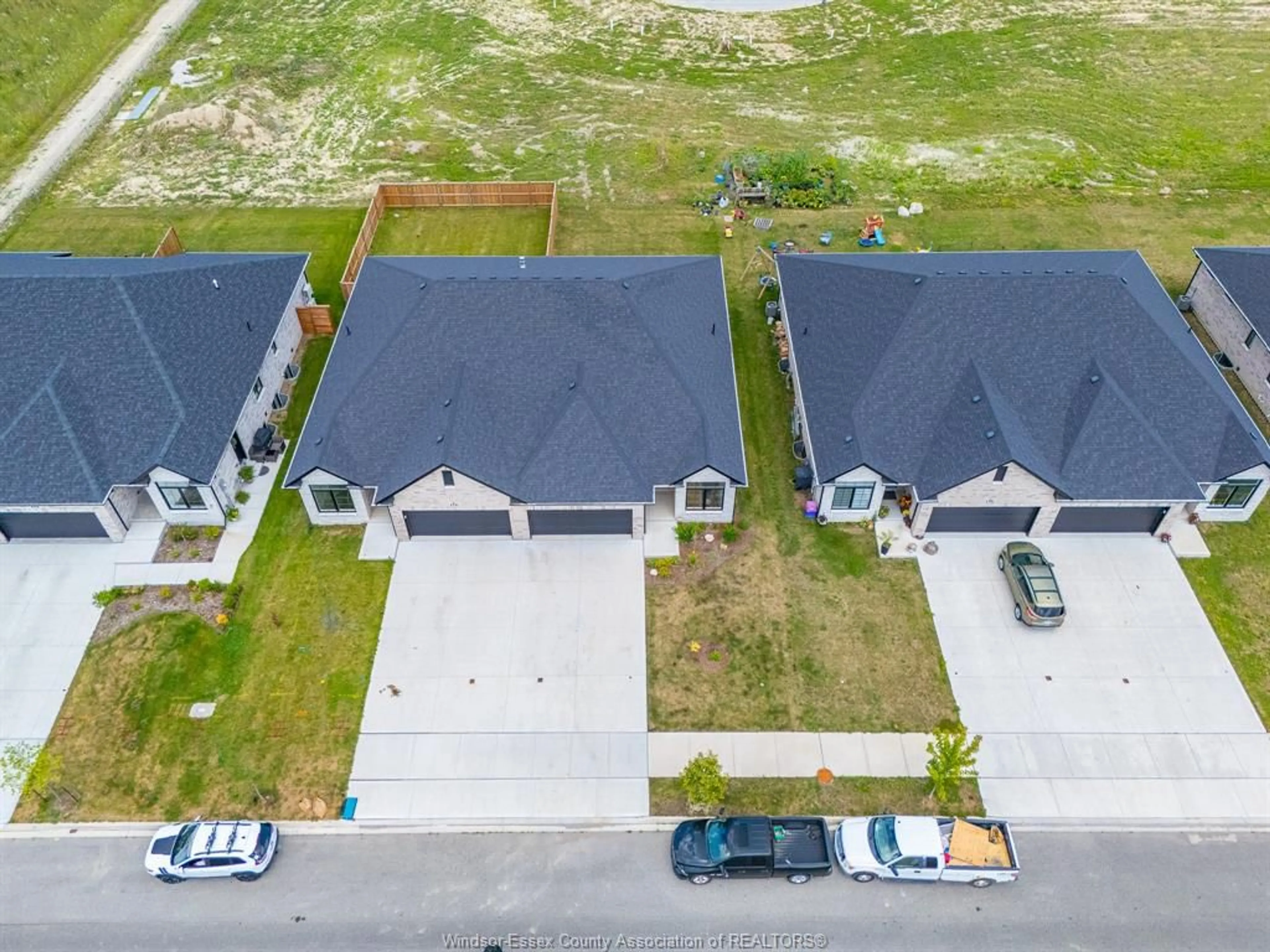 A pic from outside/outdoor area/front of a property/back of a property/a pic from drone, street for 176 McLellan Ave, Amherstburg Ontario N9V 0H1