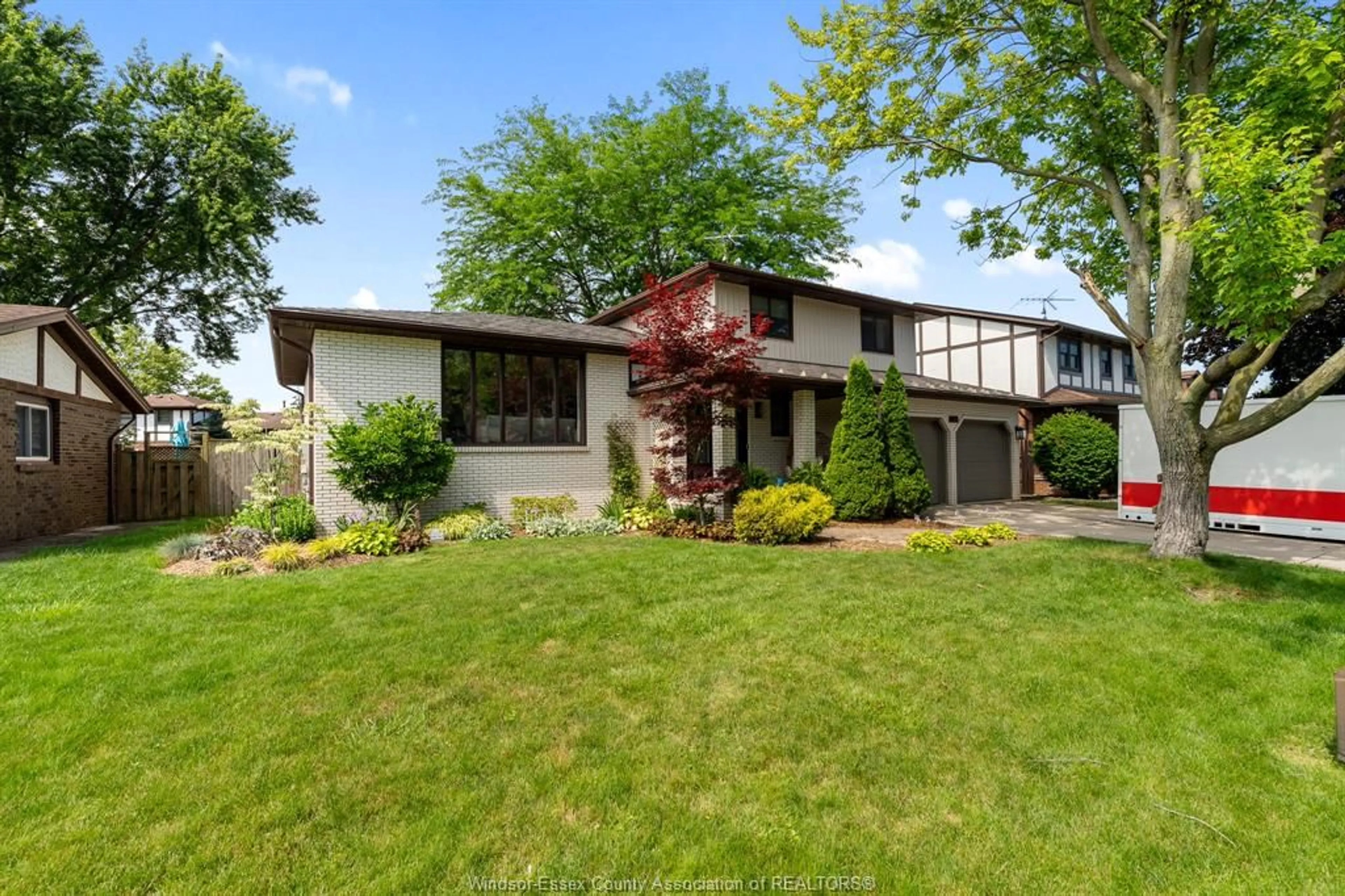 Home with brick exterior material, street for 147 HYDE PARK Rd, Amherstburg Ontario N9V 3R3