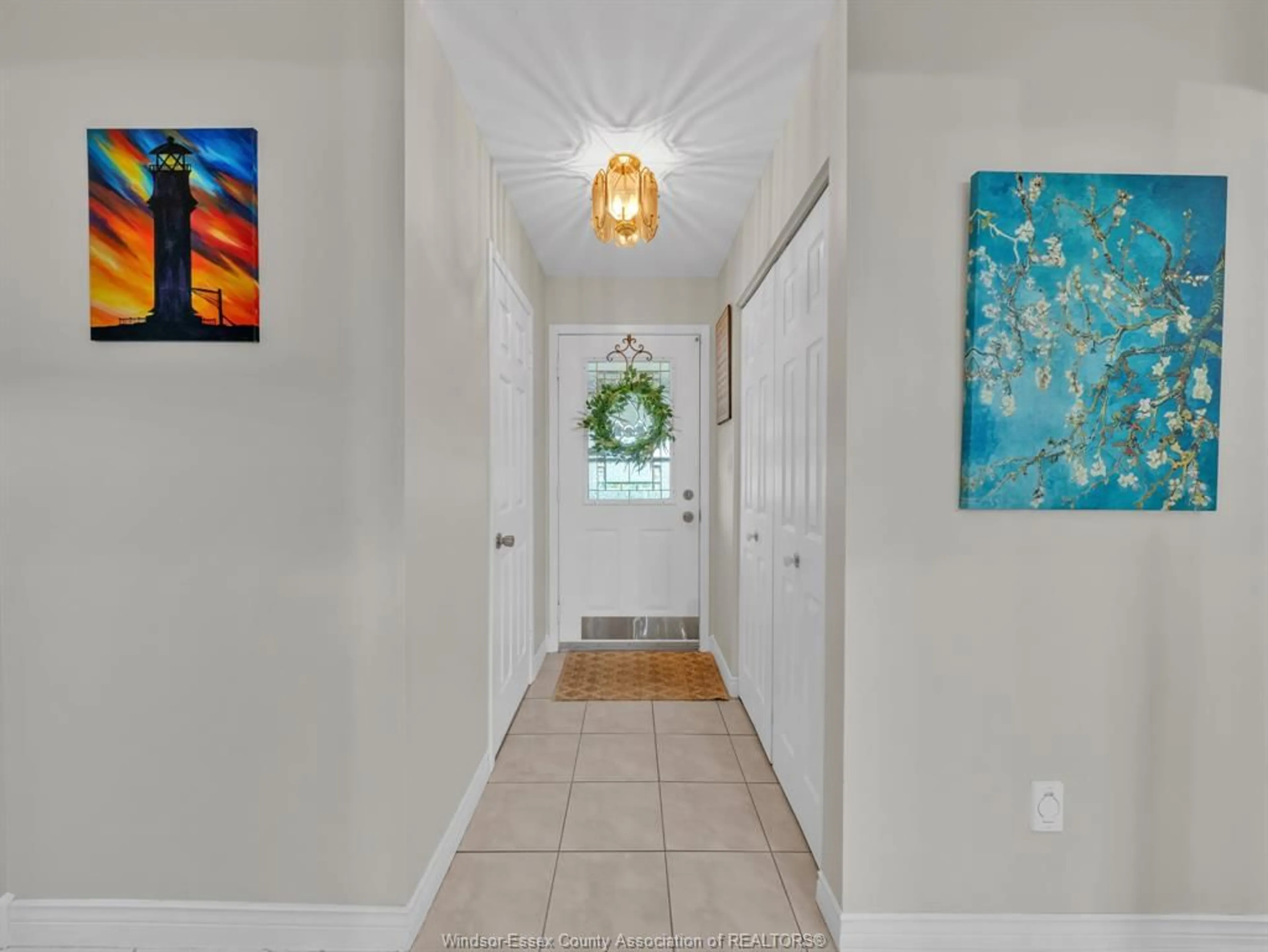 Indoor entryway for 201 Concession 3 #16, Harrow Ontario N0R 1G0