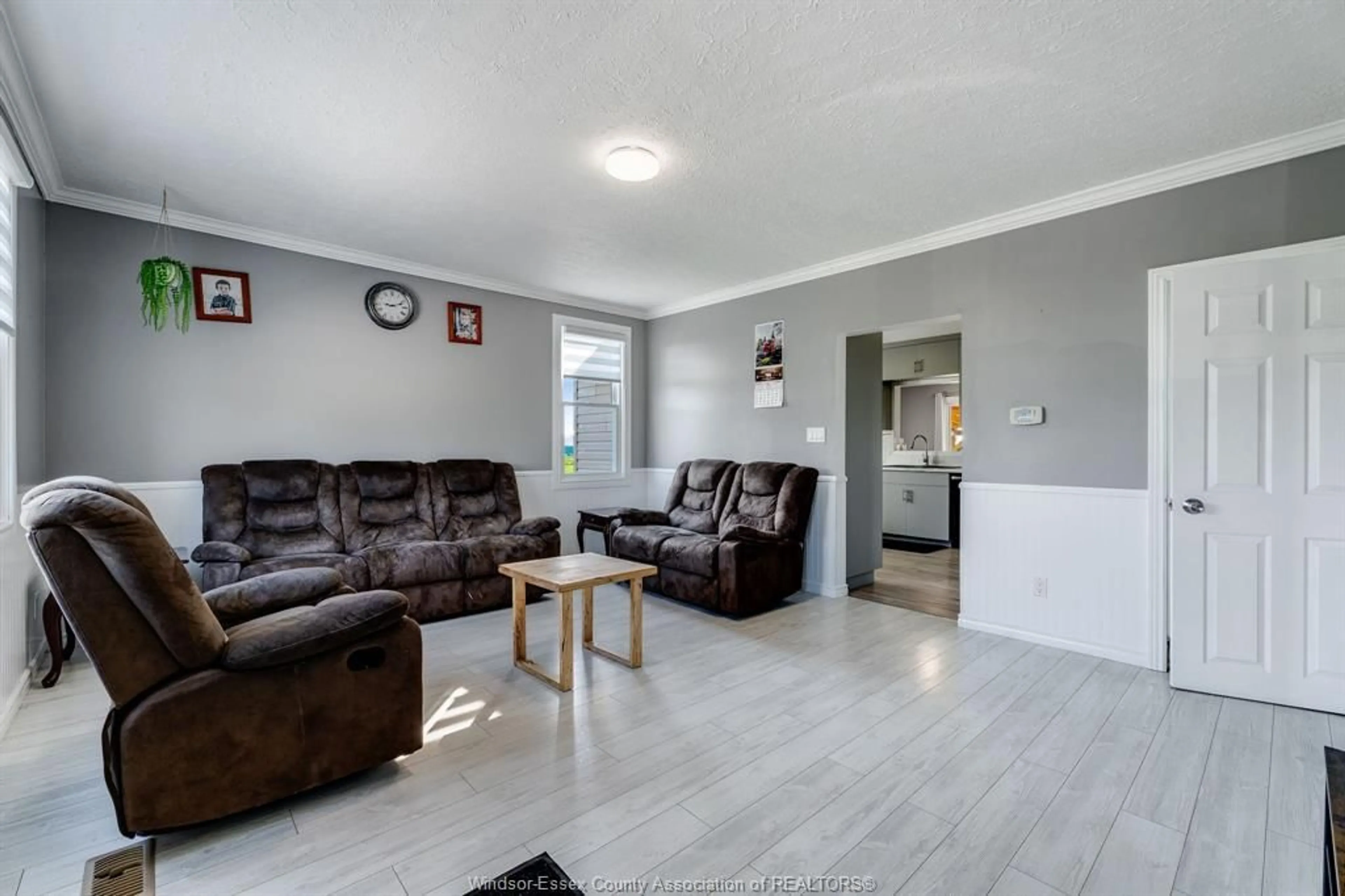 Living room with furniture, unknown for 6550 MIDDLE LINE, South Buxton Ontario N0P 1W0