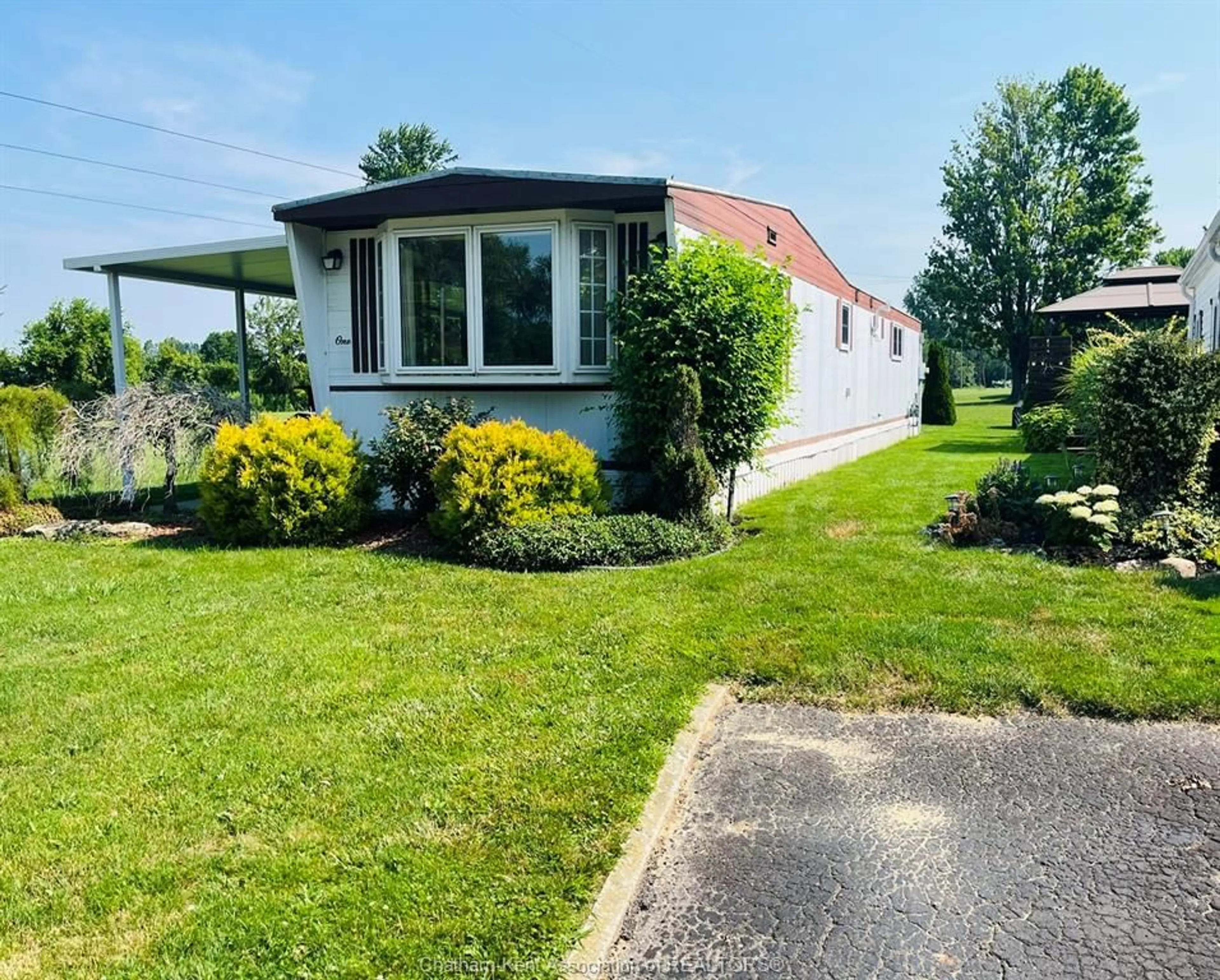 Unknown for 1 James Crt, Chatham Ontario N7L 4Y7