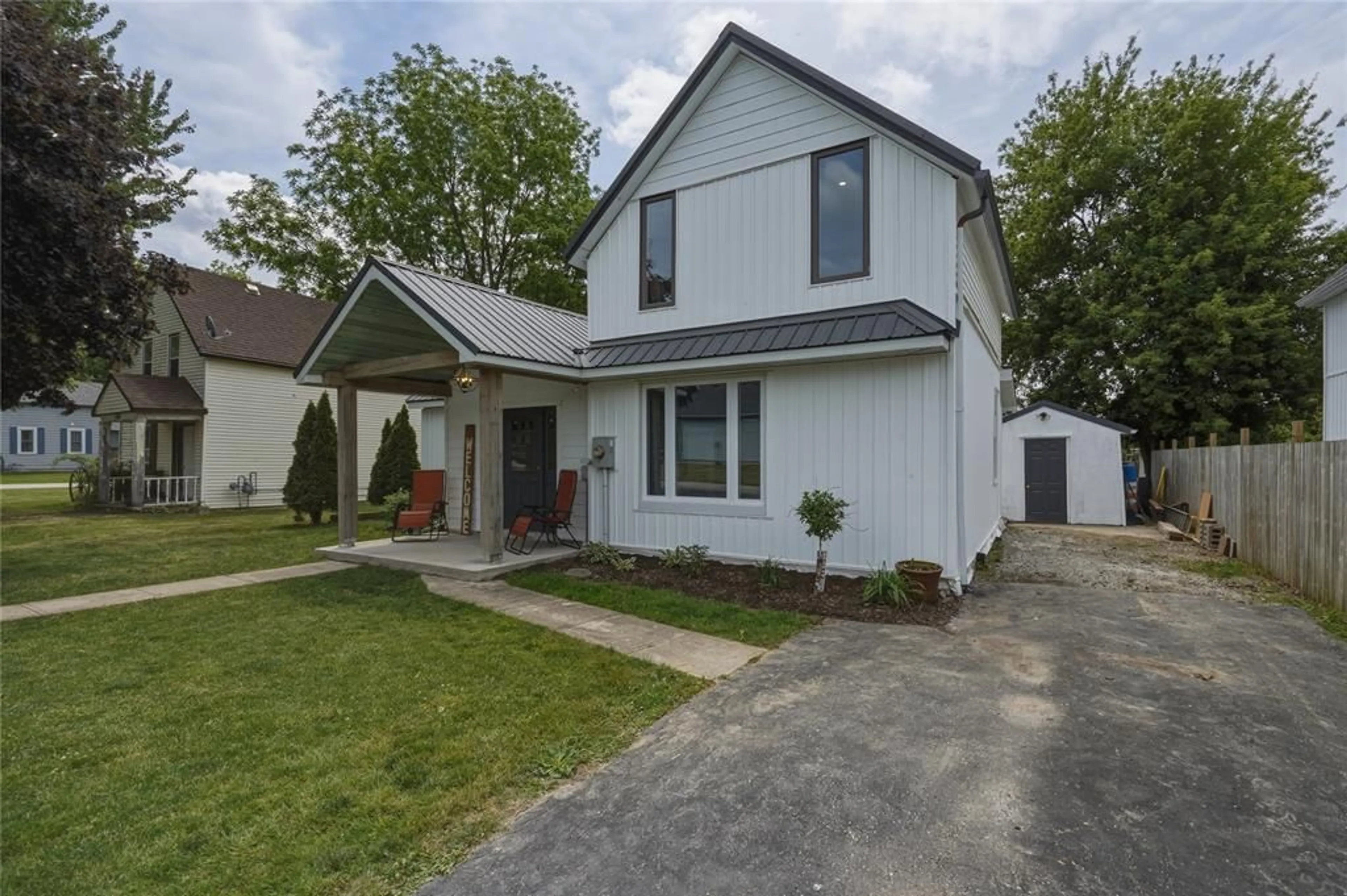 Home with vinyl exterior material, street for 8073 Francis St, Brooke-Alvinston Ontario N0N 1A0