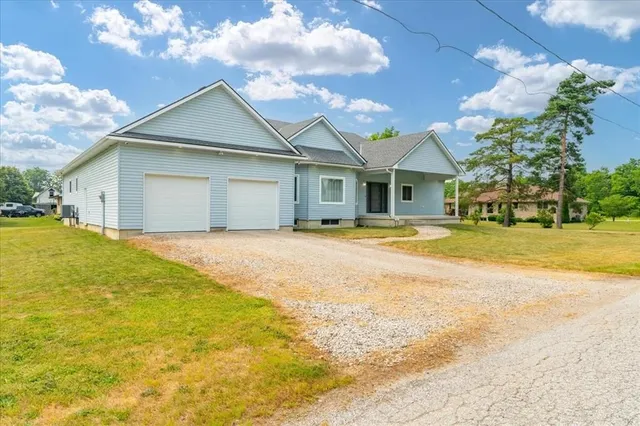 3167 BROADWAY St, Brooke-Alvinston 2