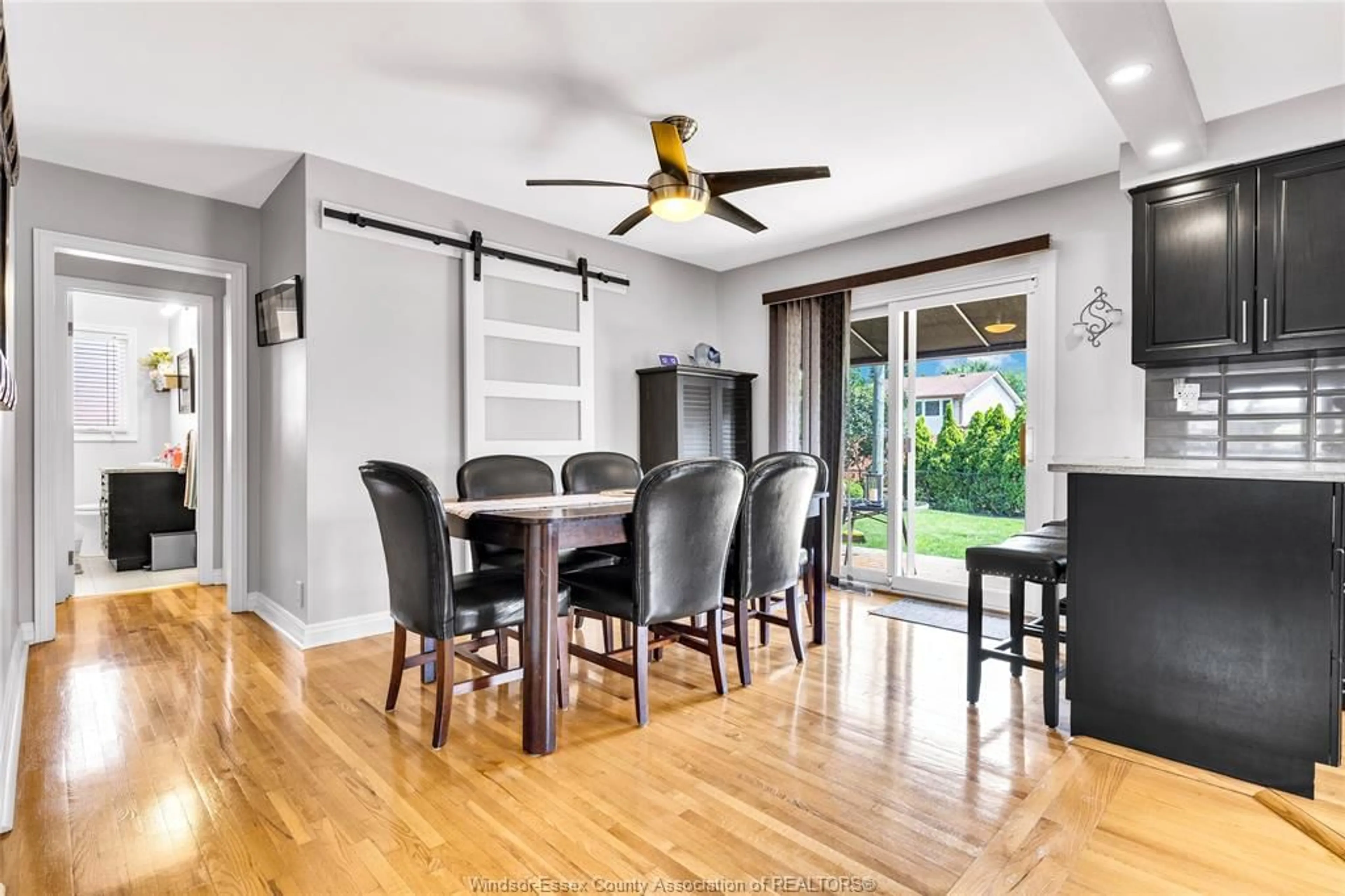 Dining room, wood/laminate floor for 2910 ASKIN Ave, Windsor Ontario N93 3H9