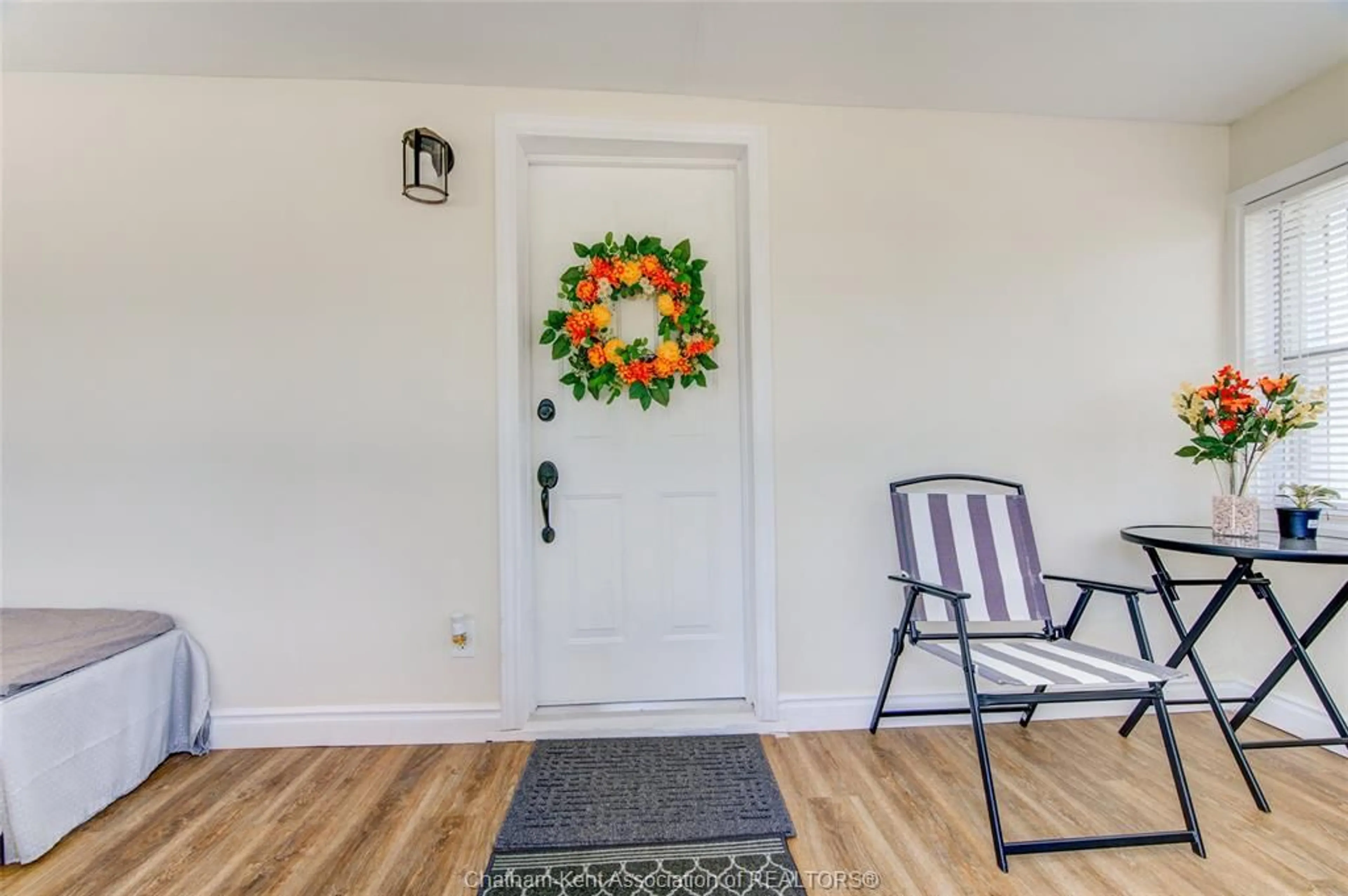 Indoor entryway for 461 Selkirk St, Wallaceburg Ontario N8A 3X9