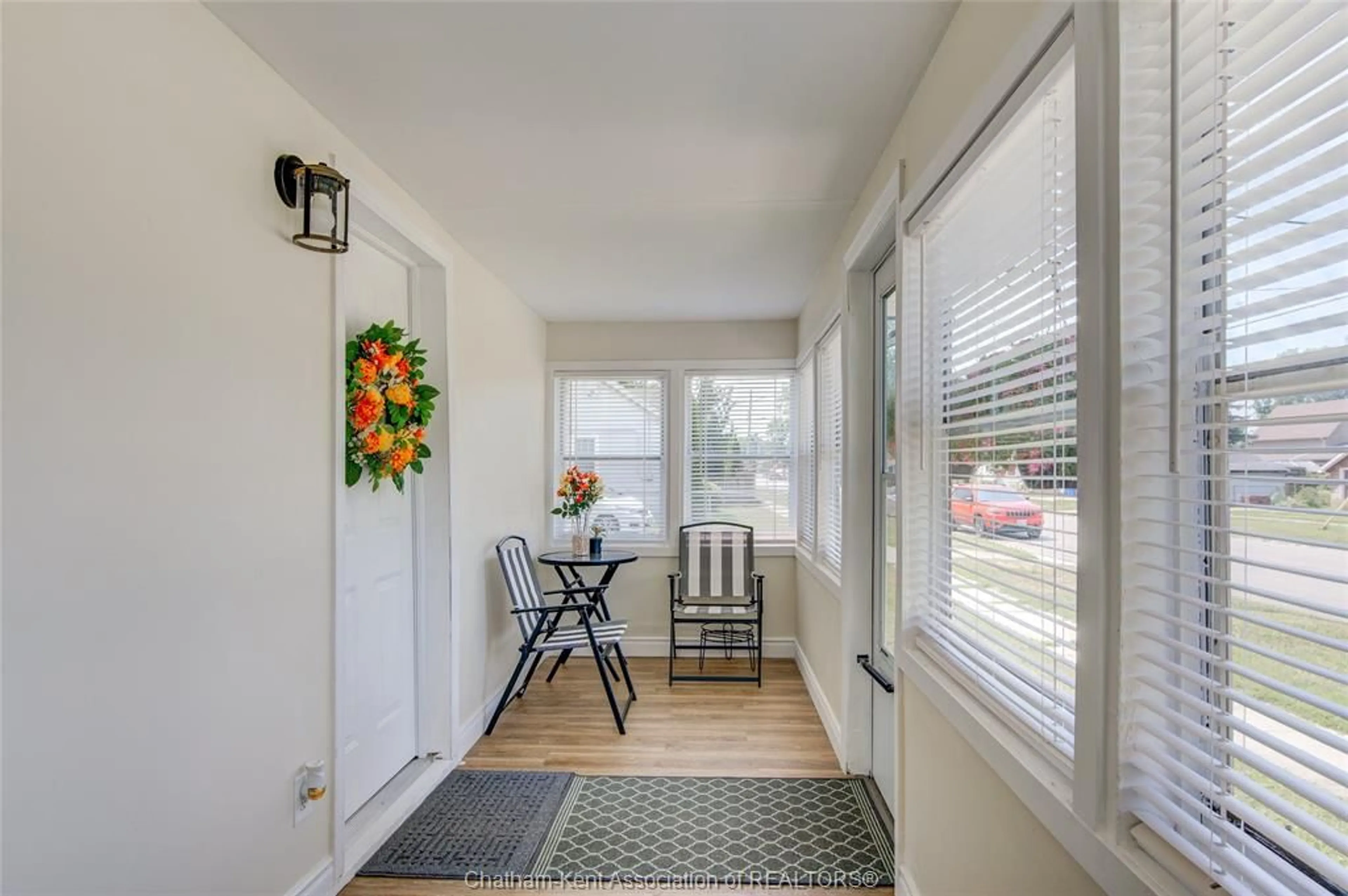 Indoor entryway for 461 Selkirk St, Wallaceburg Ontario N8A 3X9