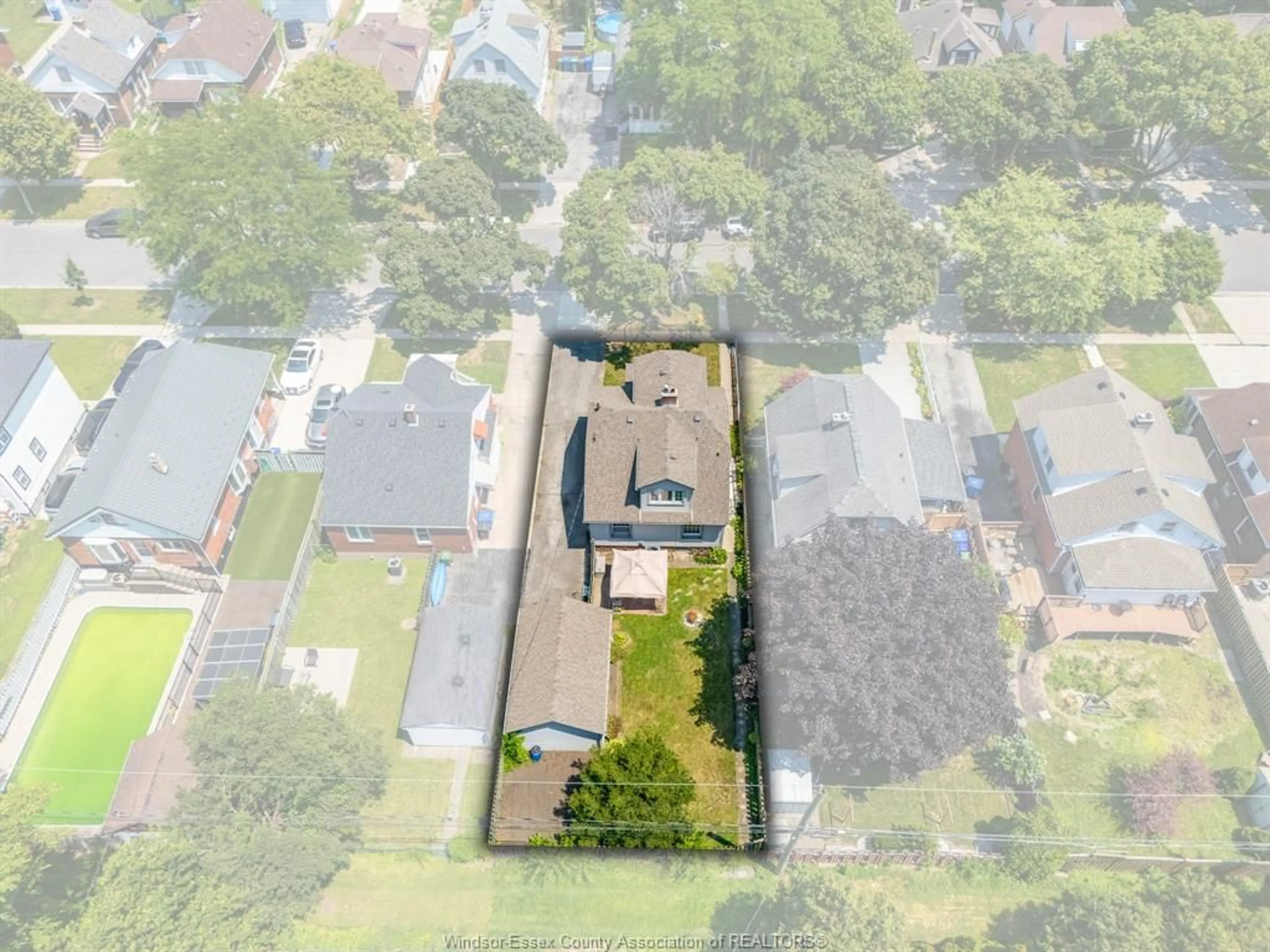 A pic from outside/outdoor area/front of a property/back of a property/a pic from drone, street for 2443 TURNER Rd, Windsor Ontario N8W 3K9