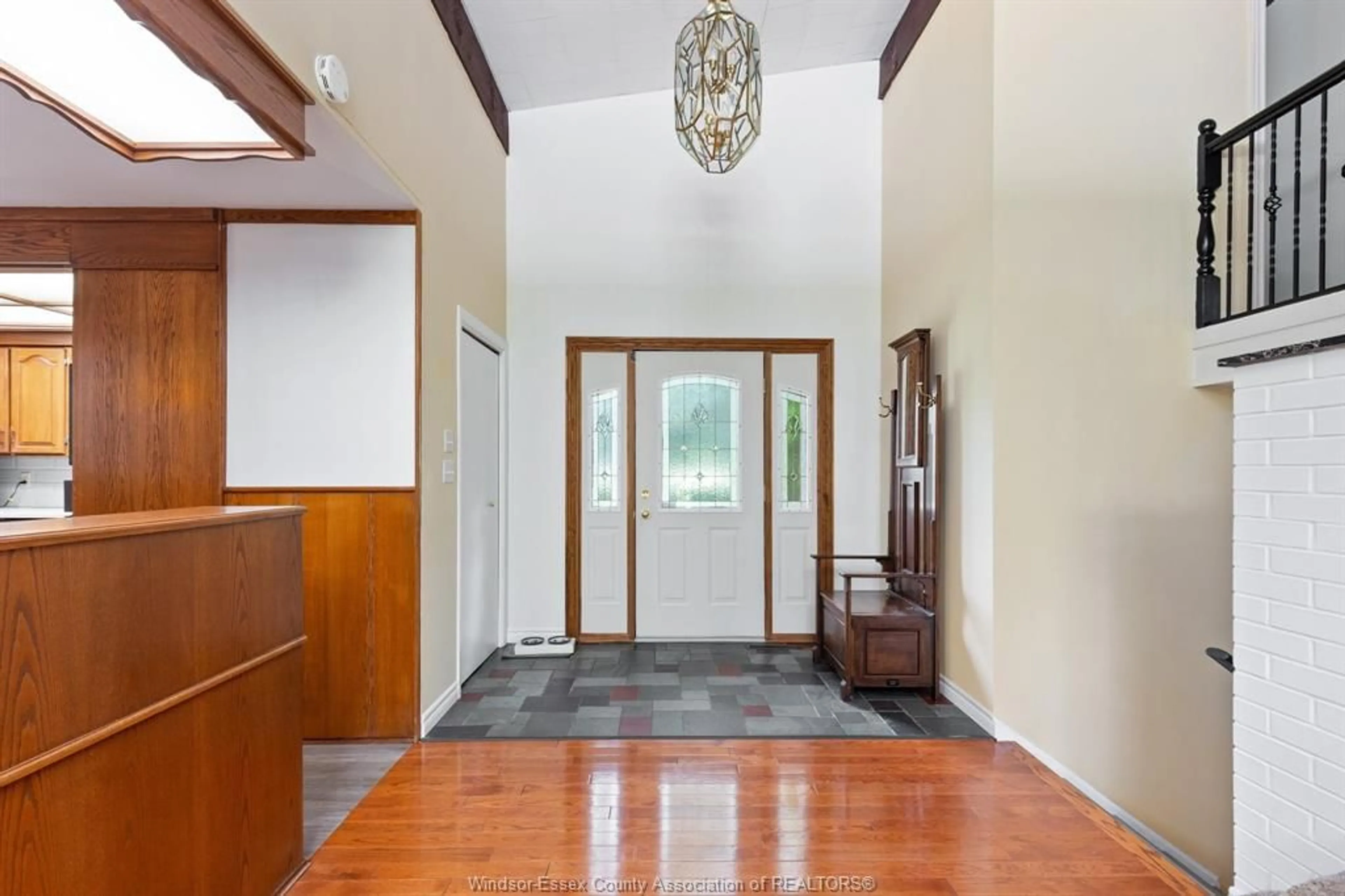 Indoor foyer for 69 KAEL Cres, Harrow Ontario N0R 1G0
