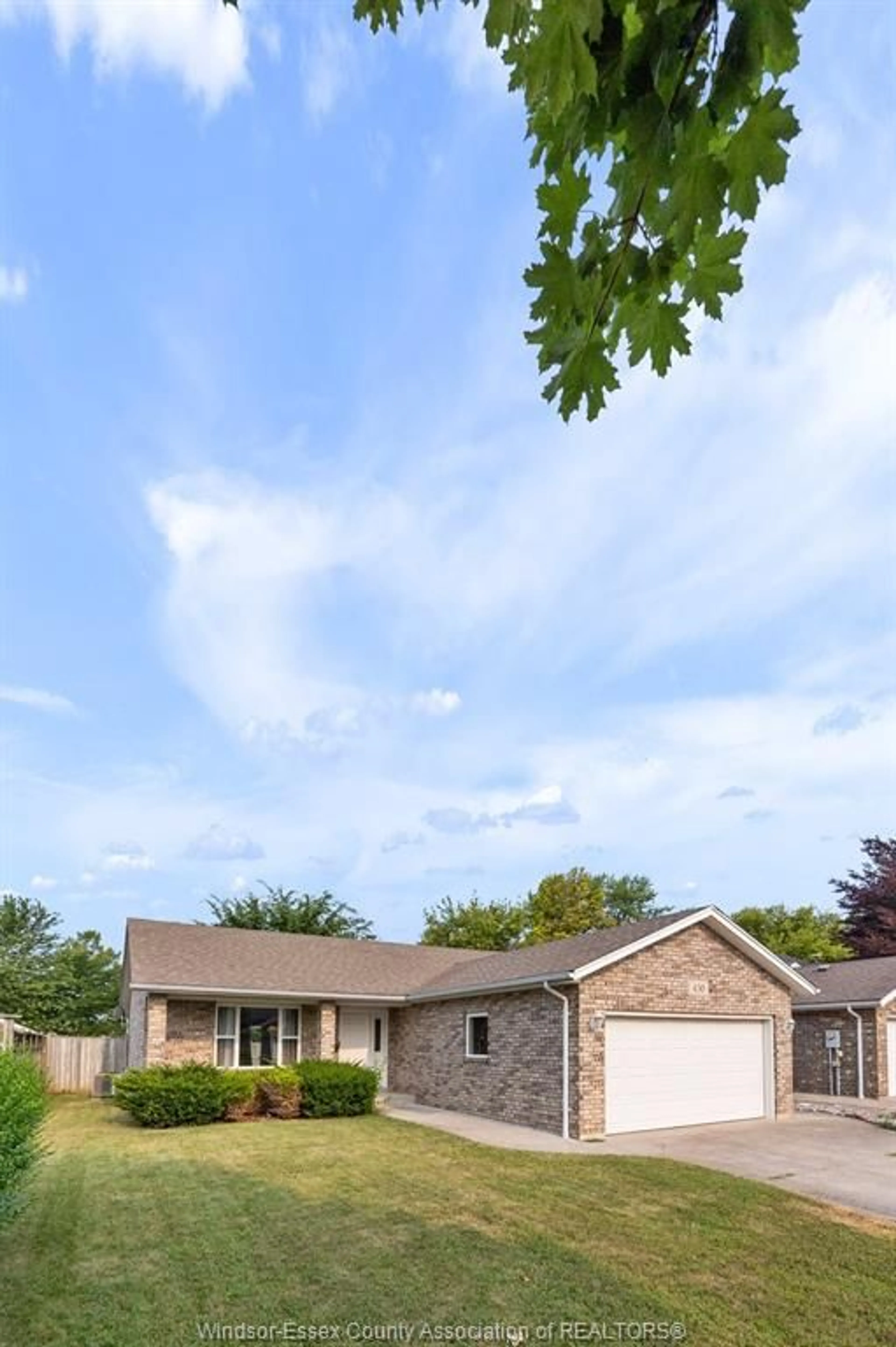 Unknown for 450 THORN RIDGE Cres, Amherstburg Ontario N9V 3Y2