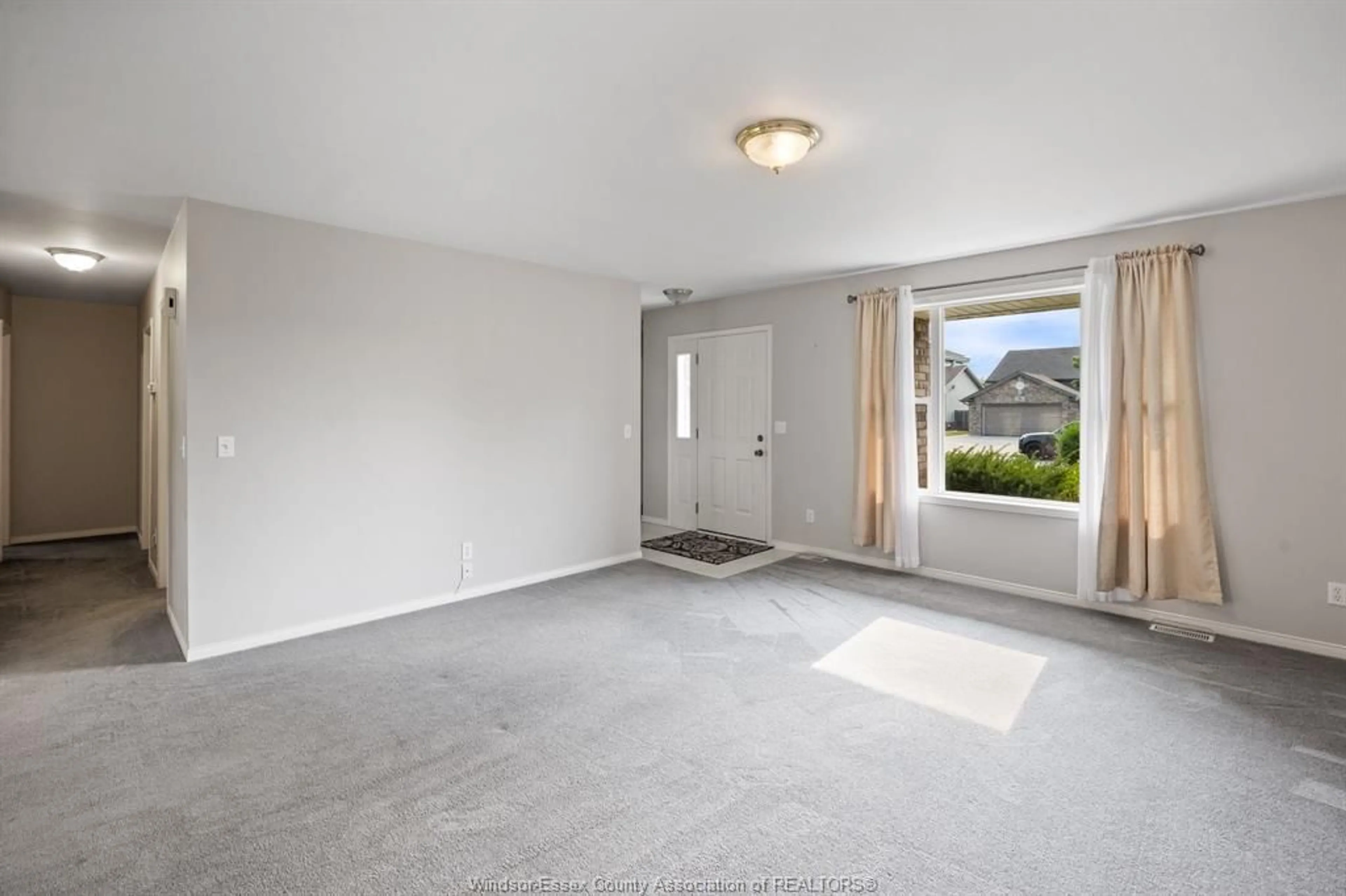 Unknown for 450 THORN RIDGE Cres, Amherstburg Ontario N9V 3Y2