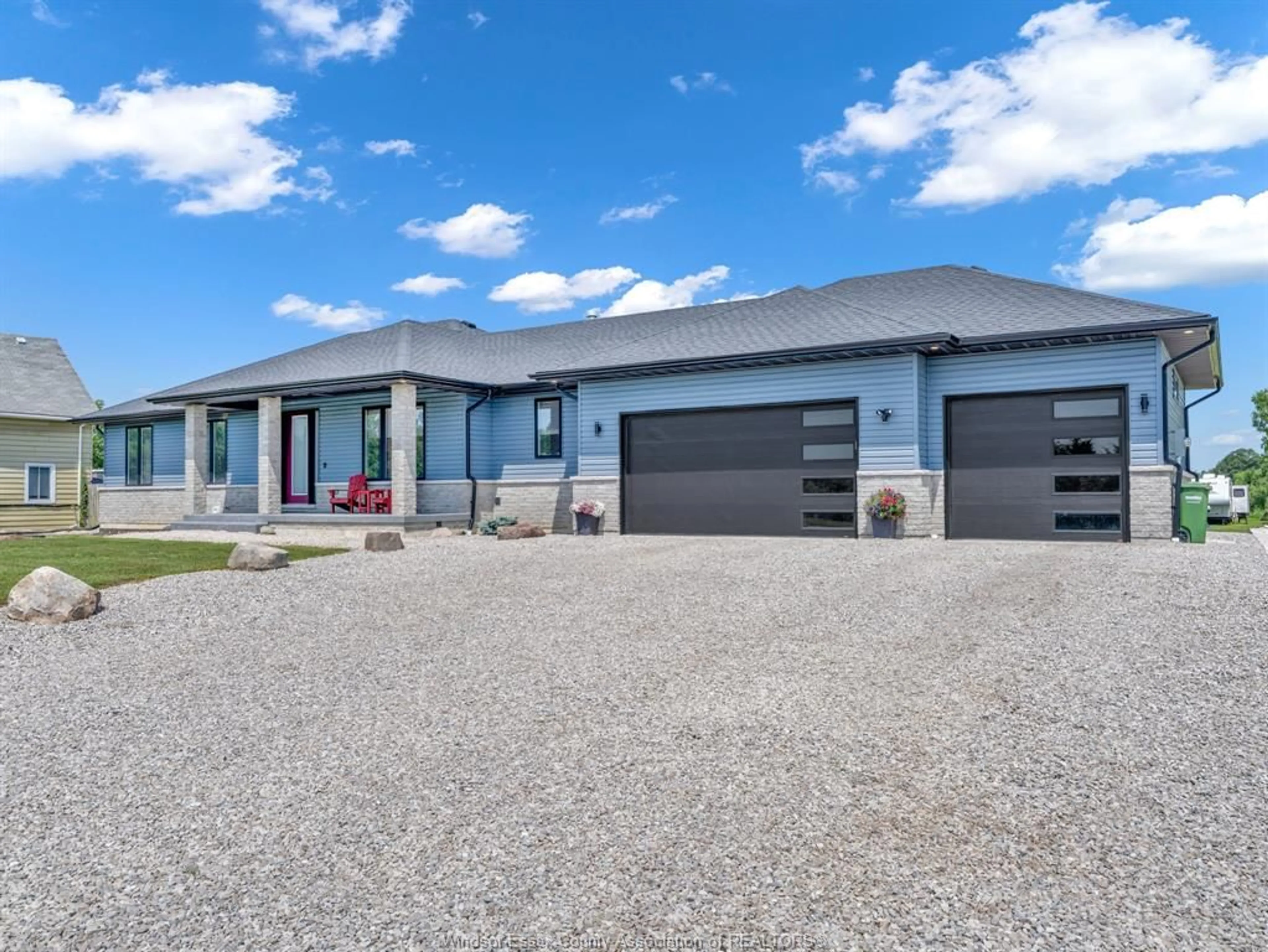 A pic from outside/outdoor area/front of a property/back of a property/a pic from drone, street for 1252 SOUTH MALDEN Rd, Essex Ontario N9V 2Y7