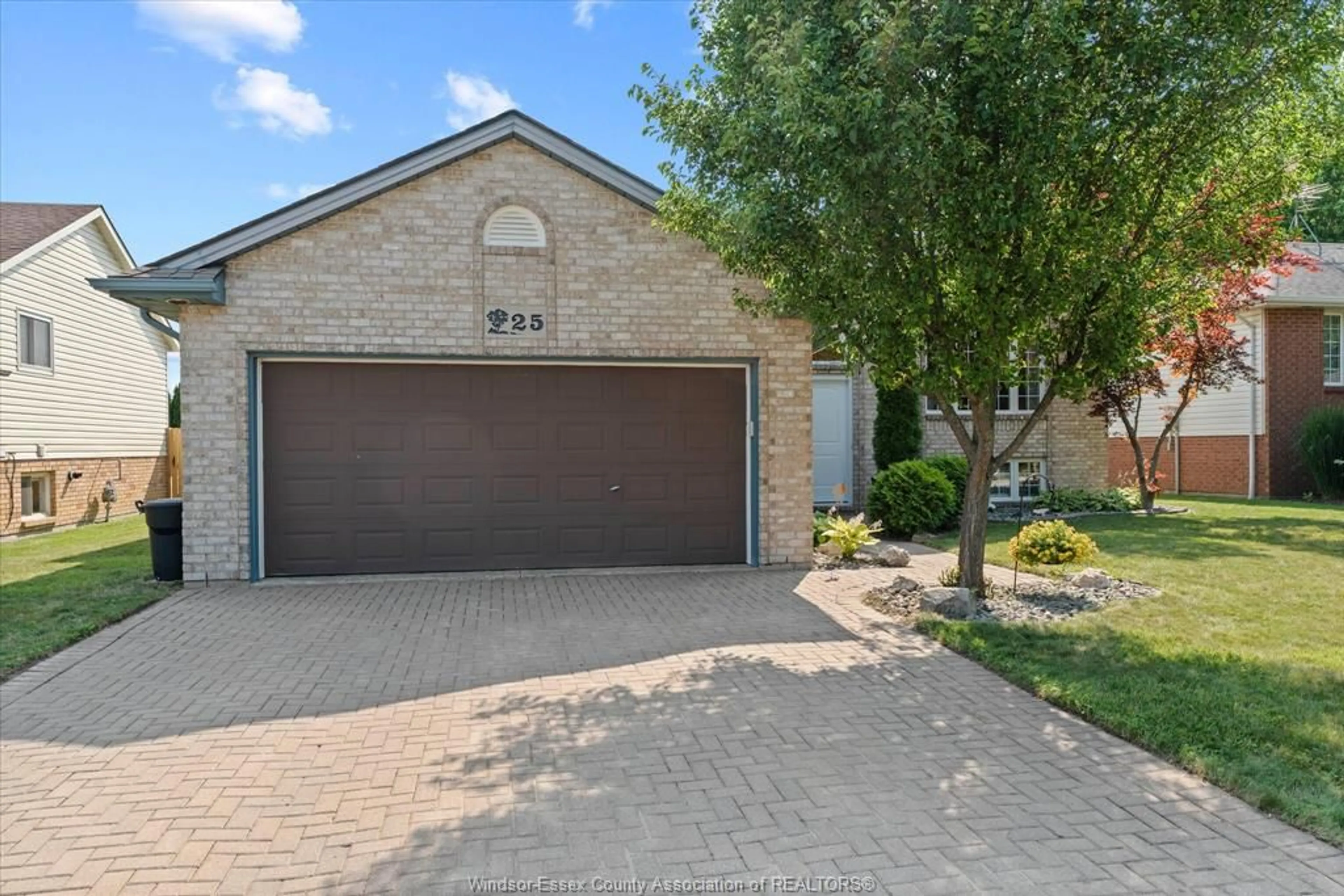 A pic from outside/outdoor area/front of a property/back of a property/a pic from drone, street for 25 WILLIAM St, Cottam Ontario N0R 1B0