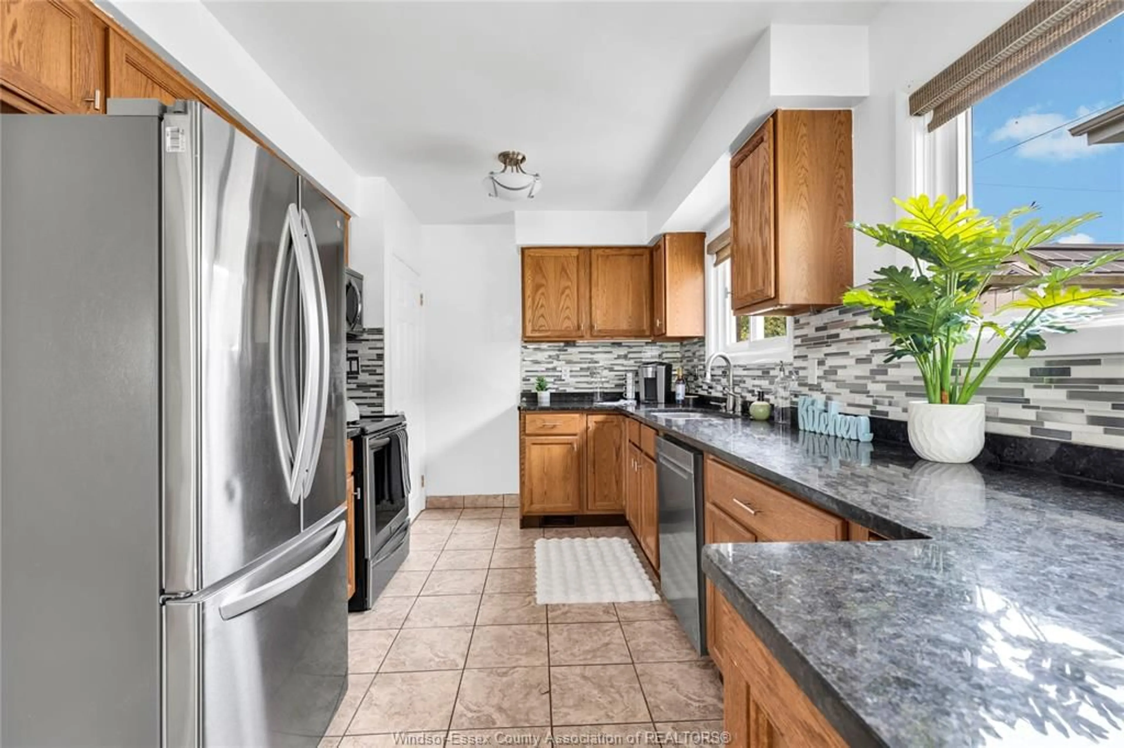 Unknown for 465 CHRISTOPER, Windsor Ontario N8S 3X1