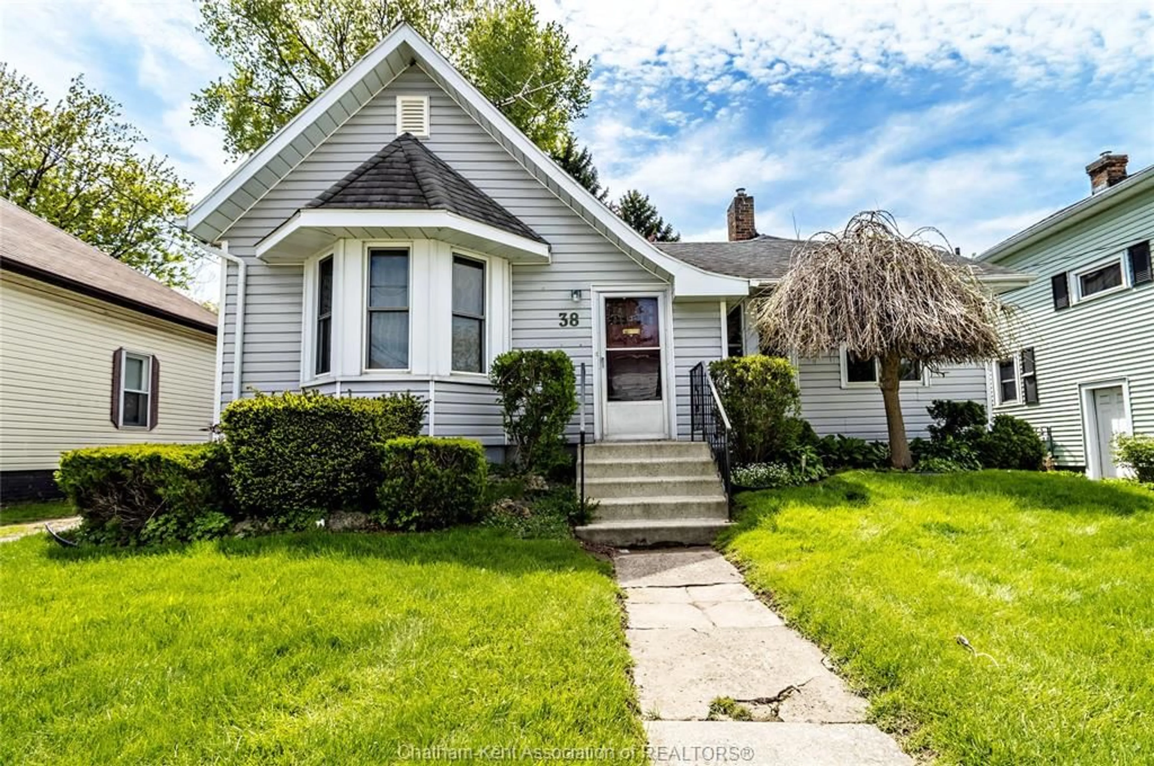 Home with vinyl exterior material, street for 38 Barthe St, Chatham Ontario N7L 1T4