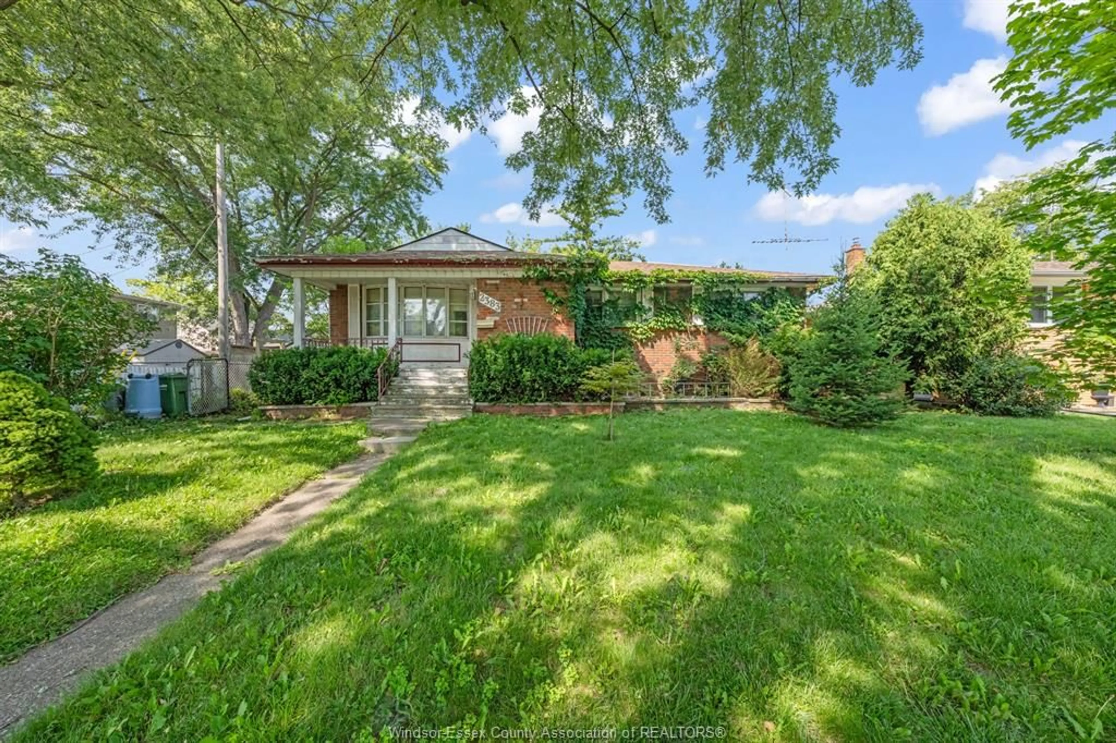 A pic from outside/outdoor area/front of a property/back of a property/a pic from drone, street for 2383 WOODLAWN, Windsor Ontario N8W 2H6