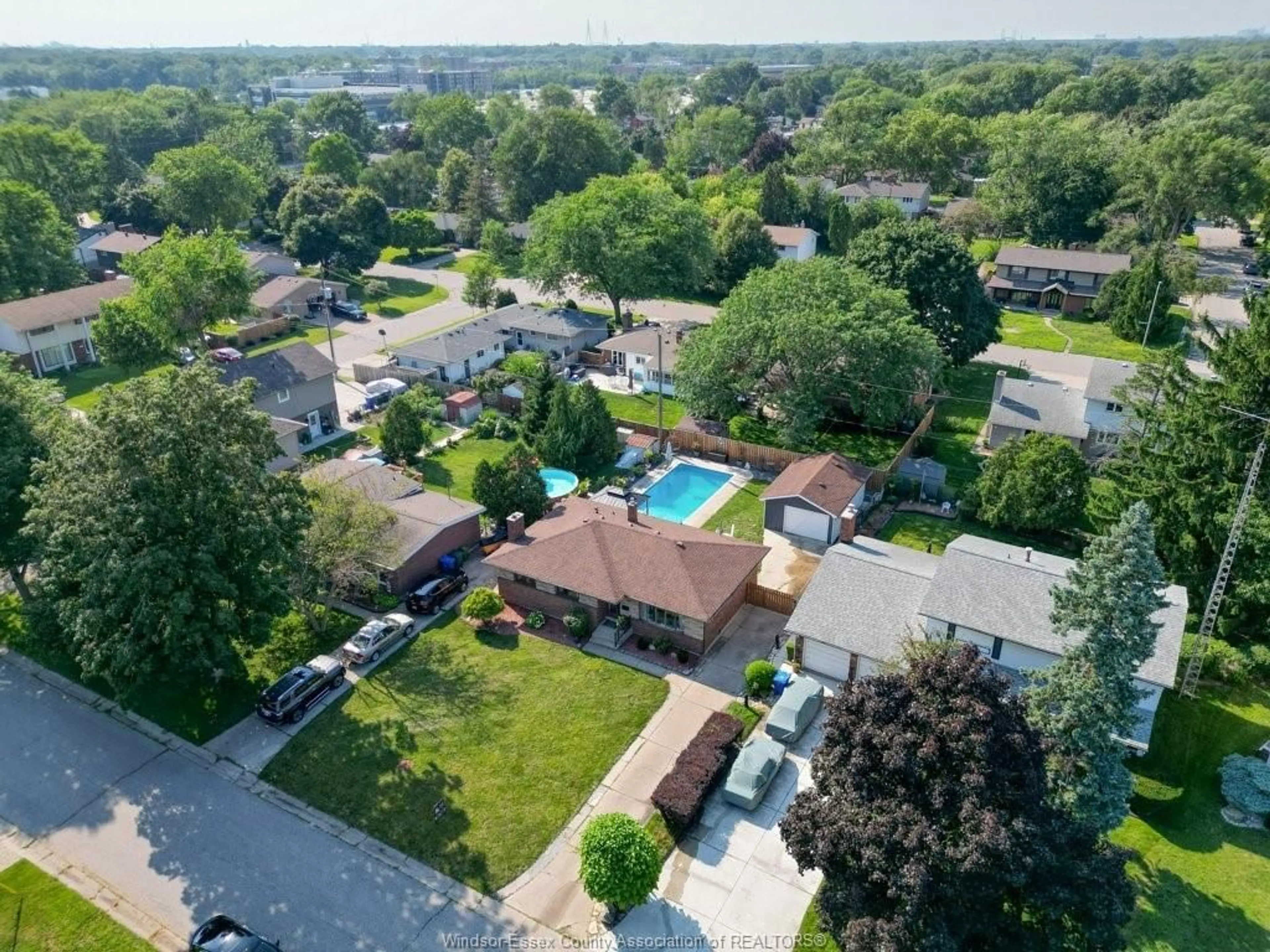 A pic from outside/outdoor area/front of a property/back of a property/a pic from drone, unknown for 4130 MOUNT SINAI Cres, Windsor Ontario N9G 2G6