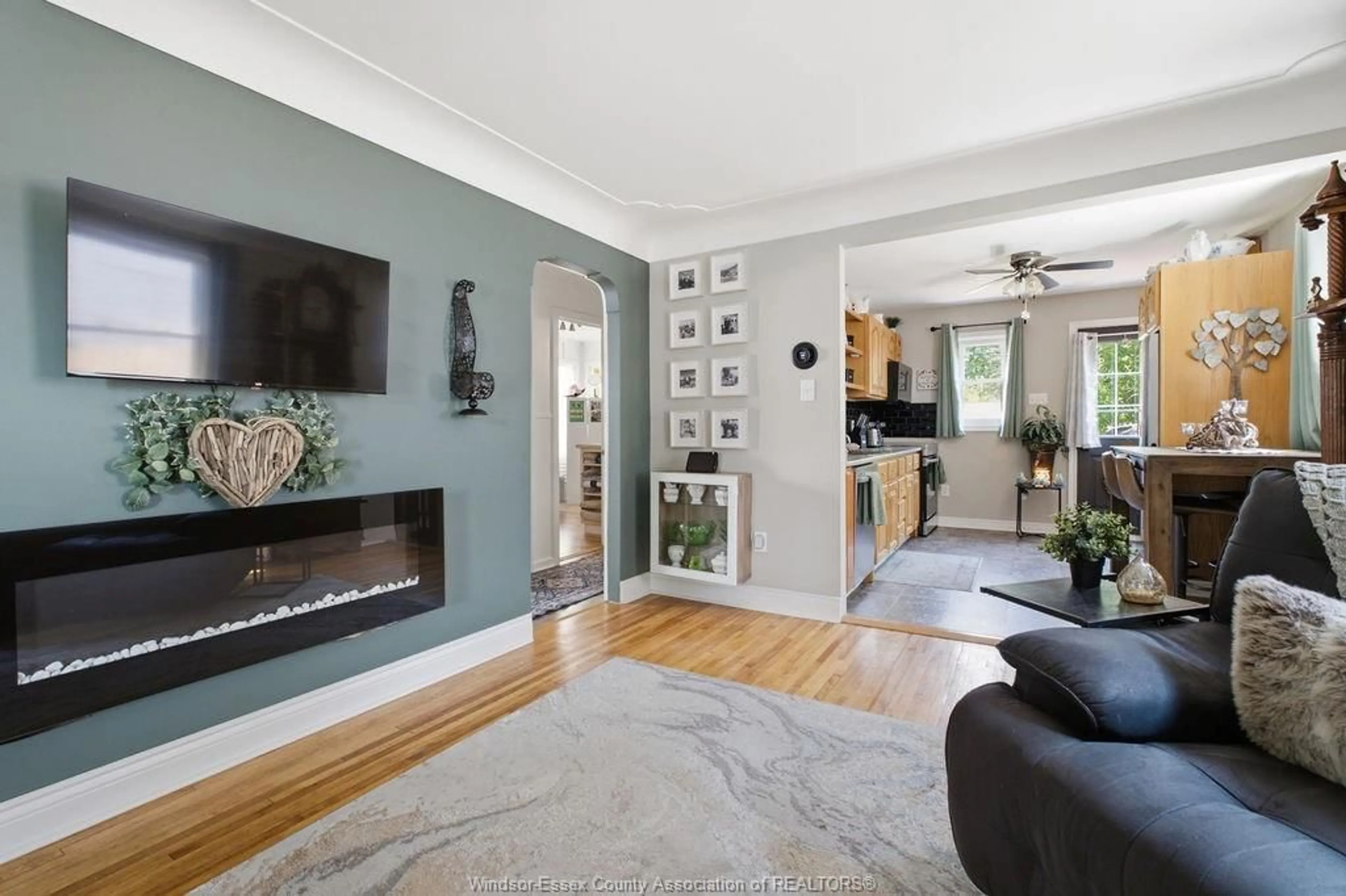 Living room with furniture, unknown for 1030 CAMPBELL Ave, Windsor Ontario N9B 2J3