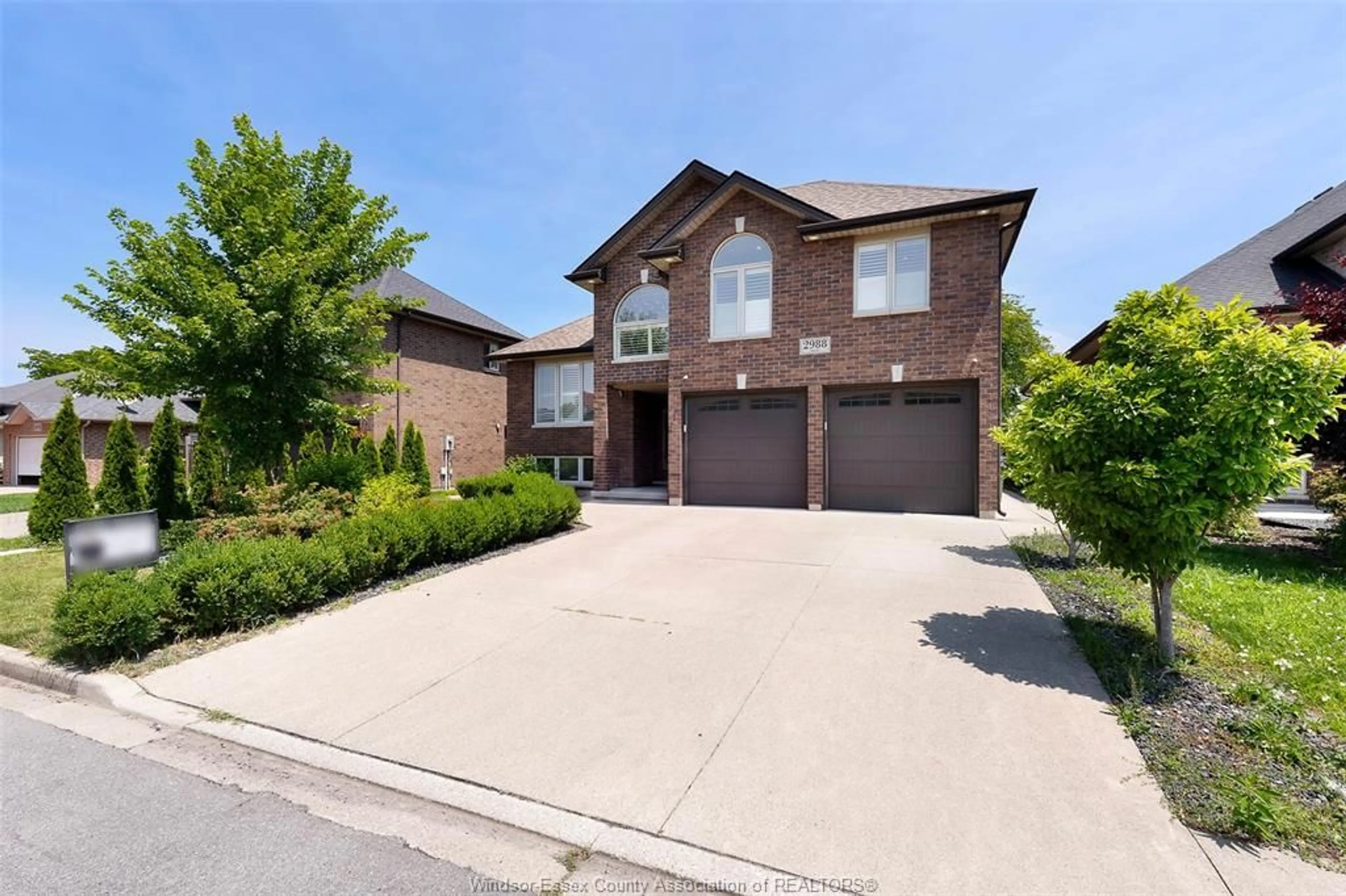 Home with brick exterior material, street for 2988 RUTH, Windsor Ontario N8R 2K7