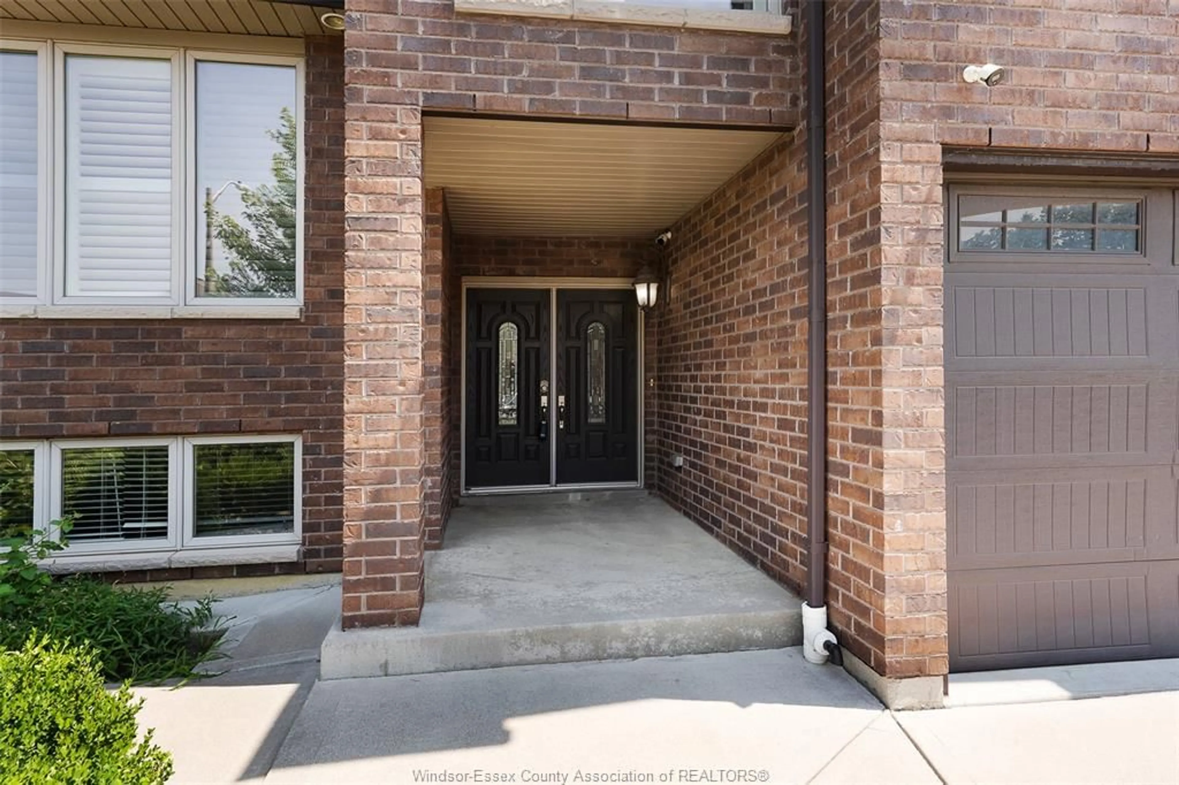 Unknown for 2988 RUTH, Windsor Ontario N8R 2K7