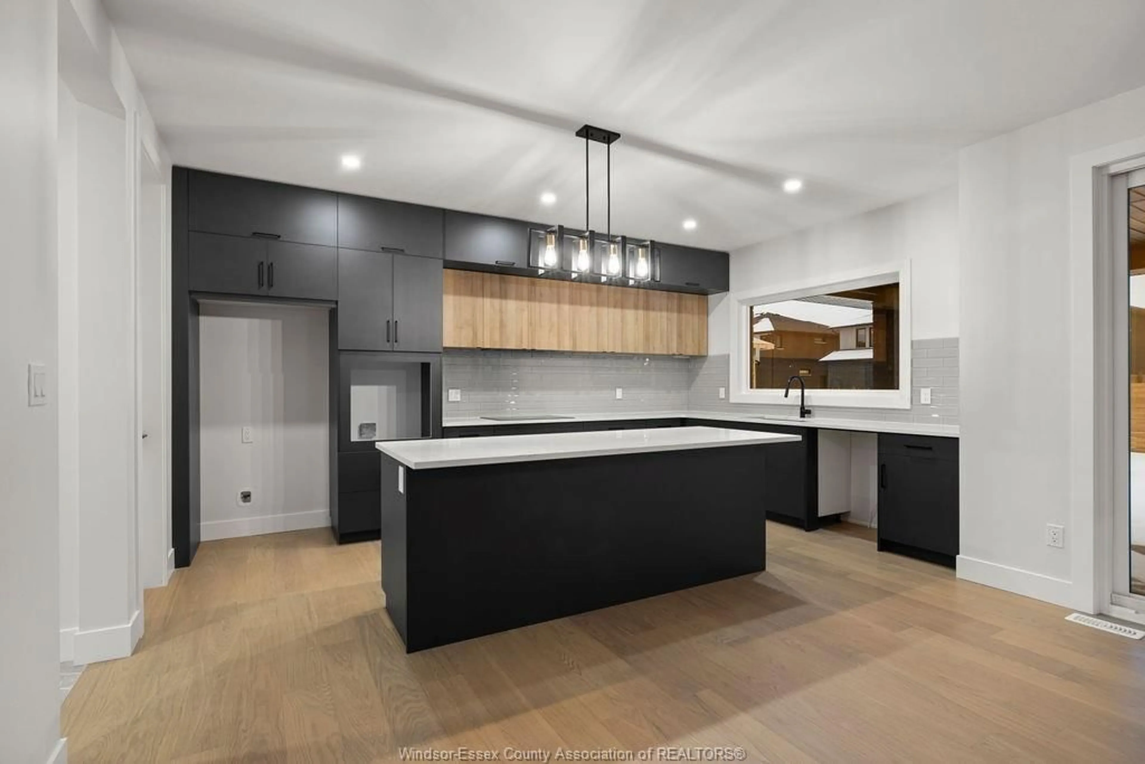 Open concept kitchen, unknown for 186 WHELAN Ave, Amherstburg Ontario N9V 0A9